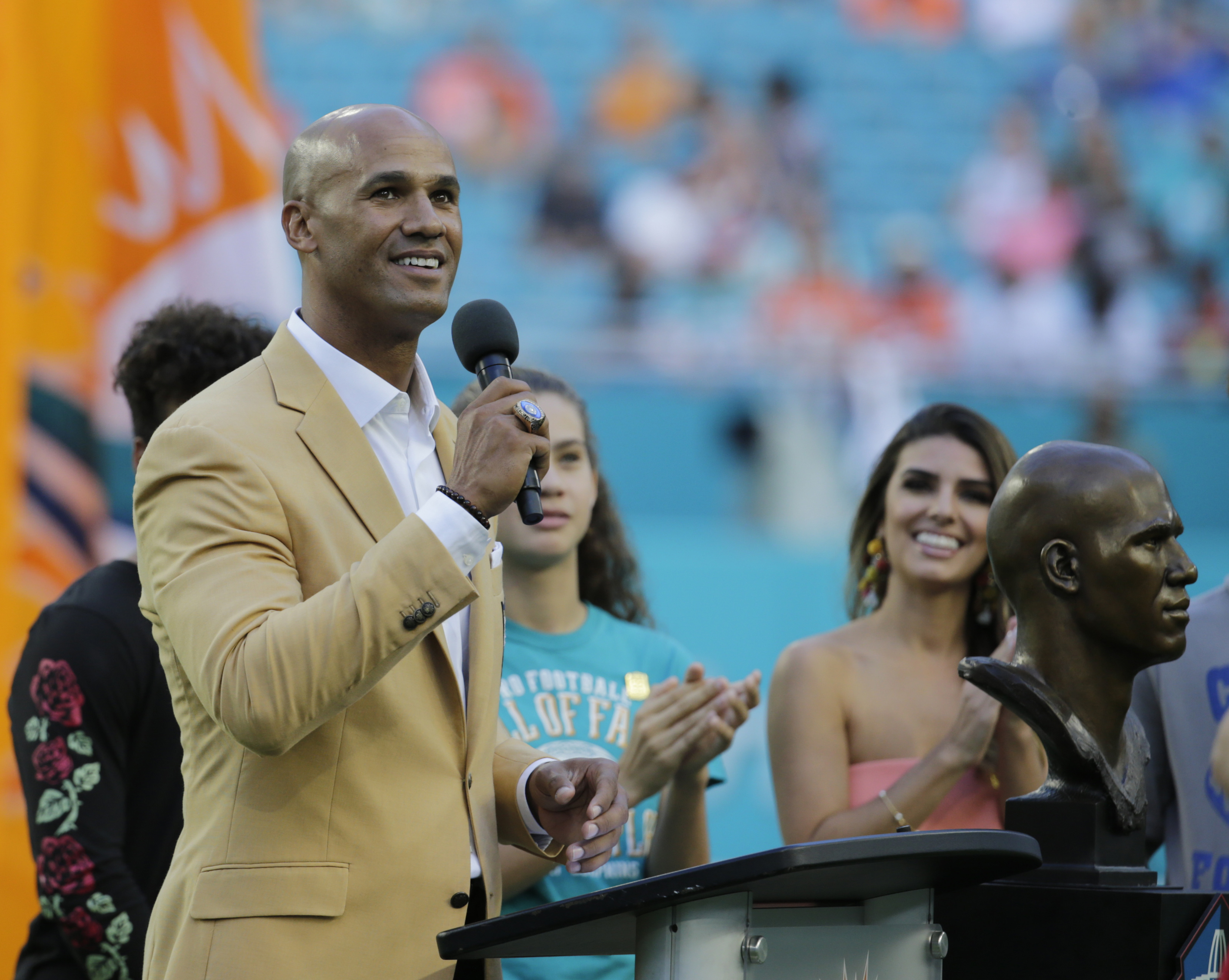 Report: Hall of Famer Jason Taylor to Join Miami's Staff Under Mario Cristobal