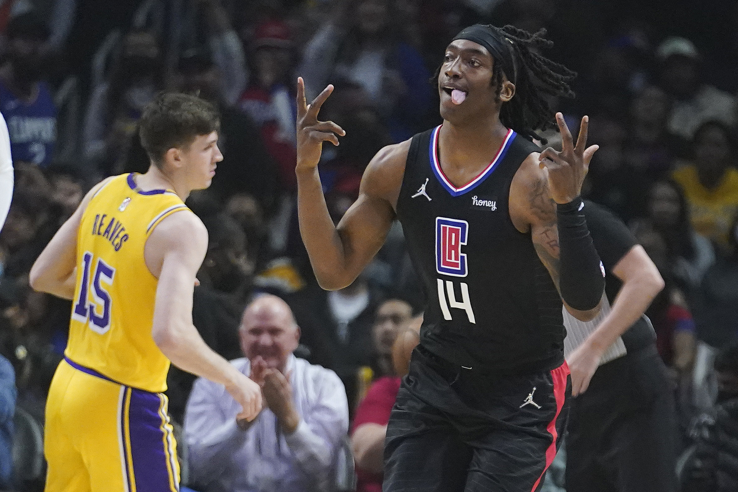 LeBron James and the Lakers lose their fourth straight game by 21 points to Clippers thumbnail