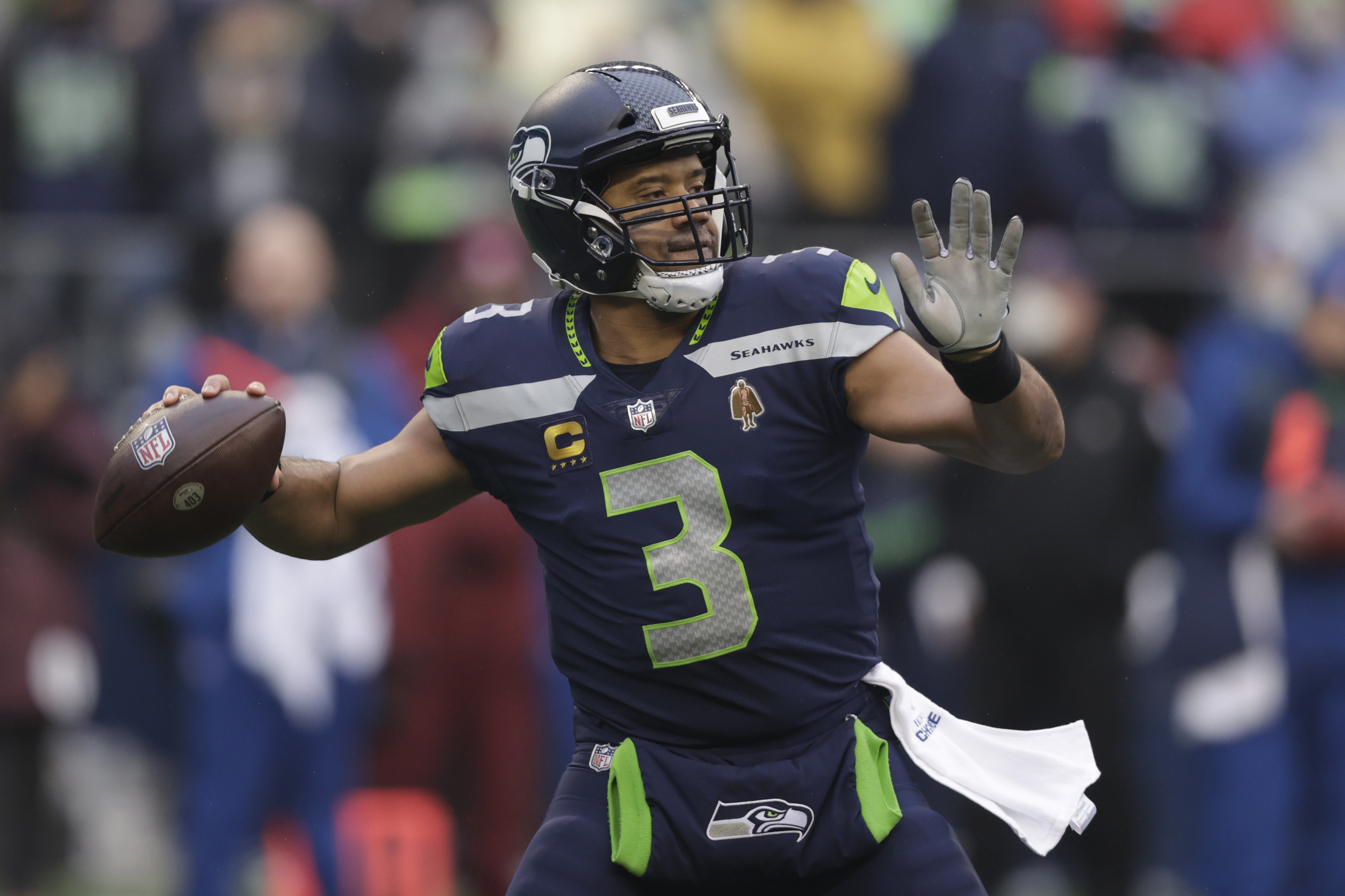 NFL GM: Broncos' Trade for Russell Wilson a 'Reach'; Calls QB 'Below-Average Lea..