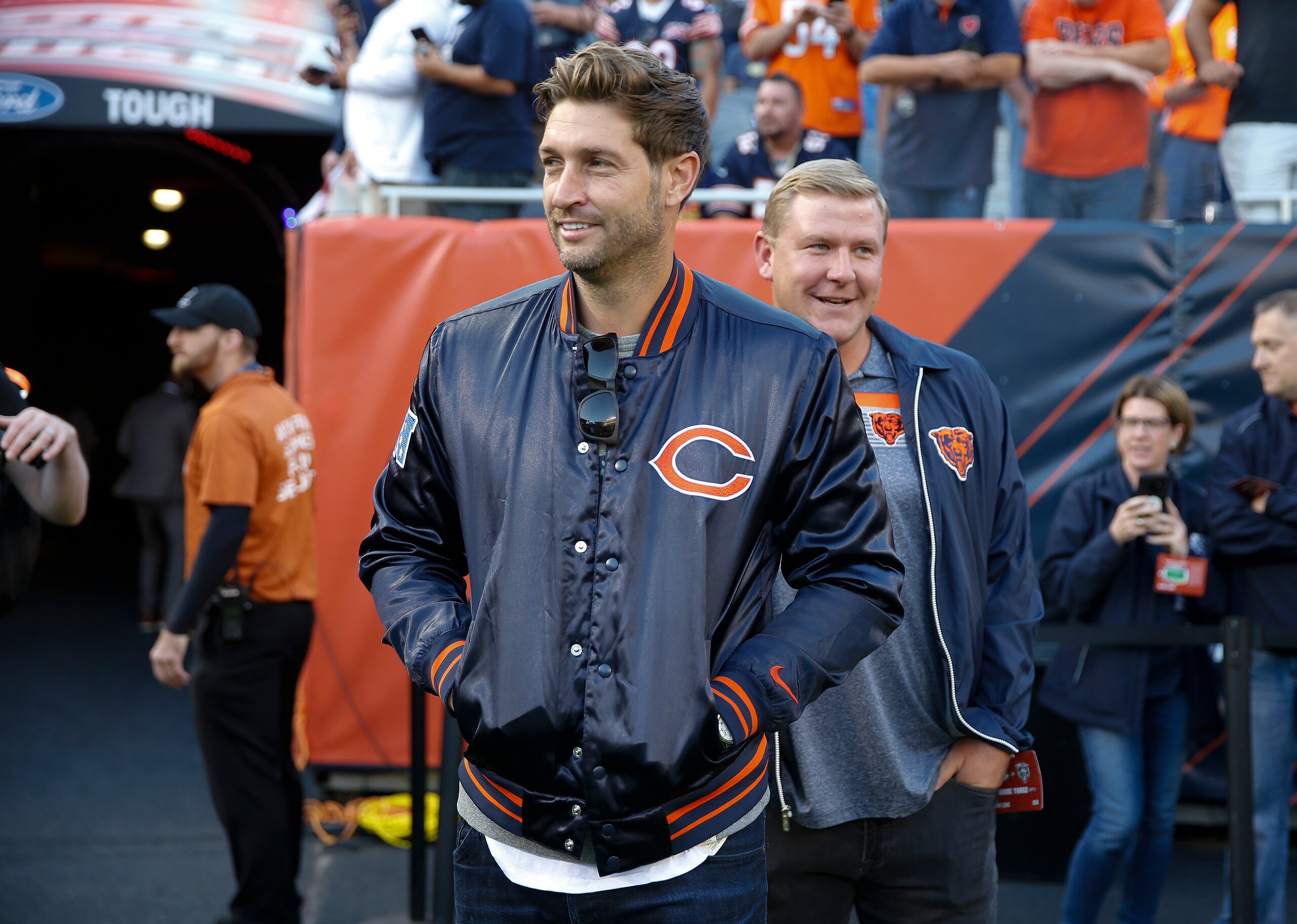 CHICAGO, ILLINOIS - SEPTEMBER 05: Former Chicago Bears quarterback Jay Cutler stands on the field prior to the game between the Chicago Bears and the Green Bay Packers at Soldier Field on September 05, 2019 in Chicago, Illinois. (Photo by Nuccio DiNuzzo/Getty Images) CHICAGO, ILLINOIS - SEPTEMBER 05: Former Chicago Bears quarterback Jay Cutler stands on the field prior to the game between the Chicago Bears and the Green Bay Packers at Soldier Field on September 05, 2019 in Chicago, Illinois. (Photo by Nuccio DiNuzzo/Getty Images)