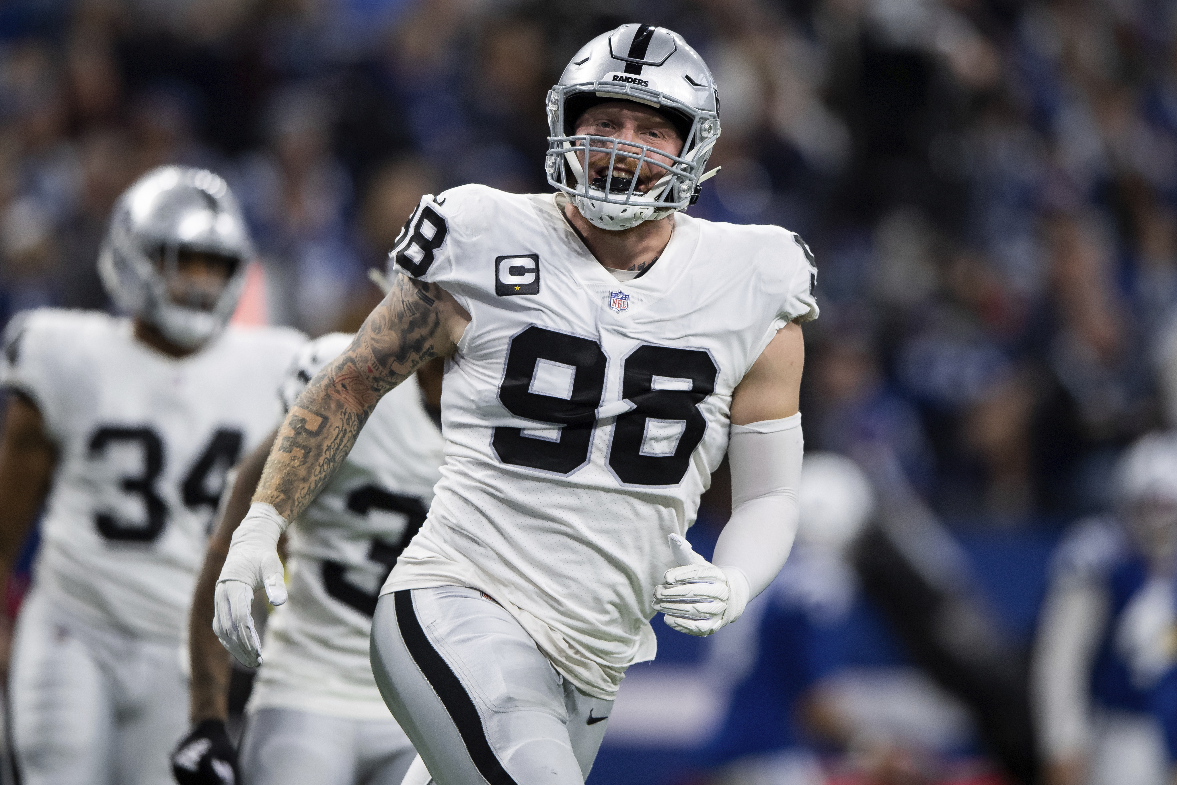 Maxx Crosby, Raiders Agree to 4-Year, $95M Contract Extension with $53M Guarante..