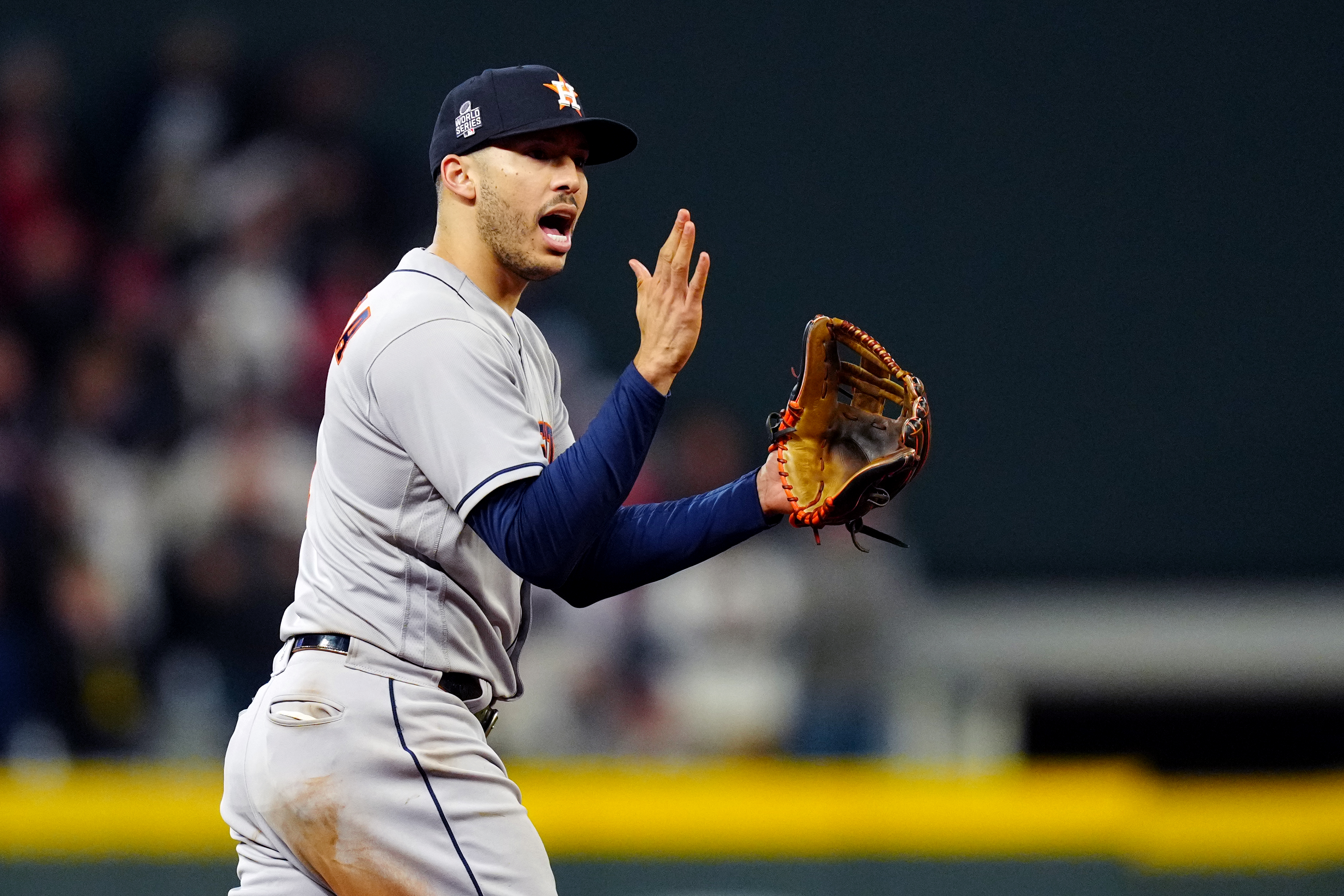 RUMOR: Potential Carlos Correa return has Astros players 'buzzing