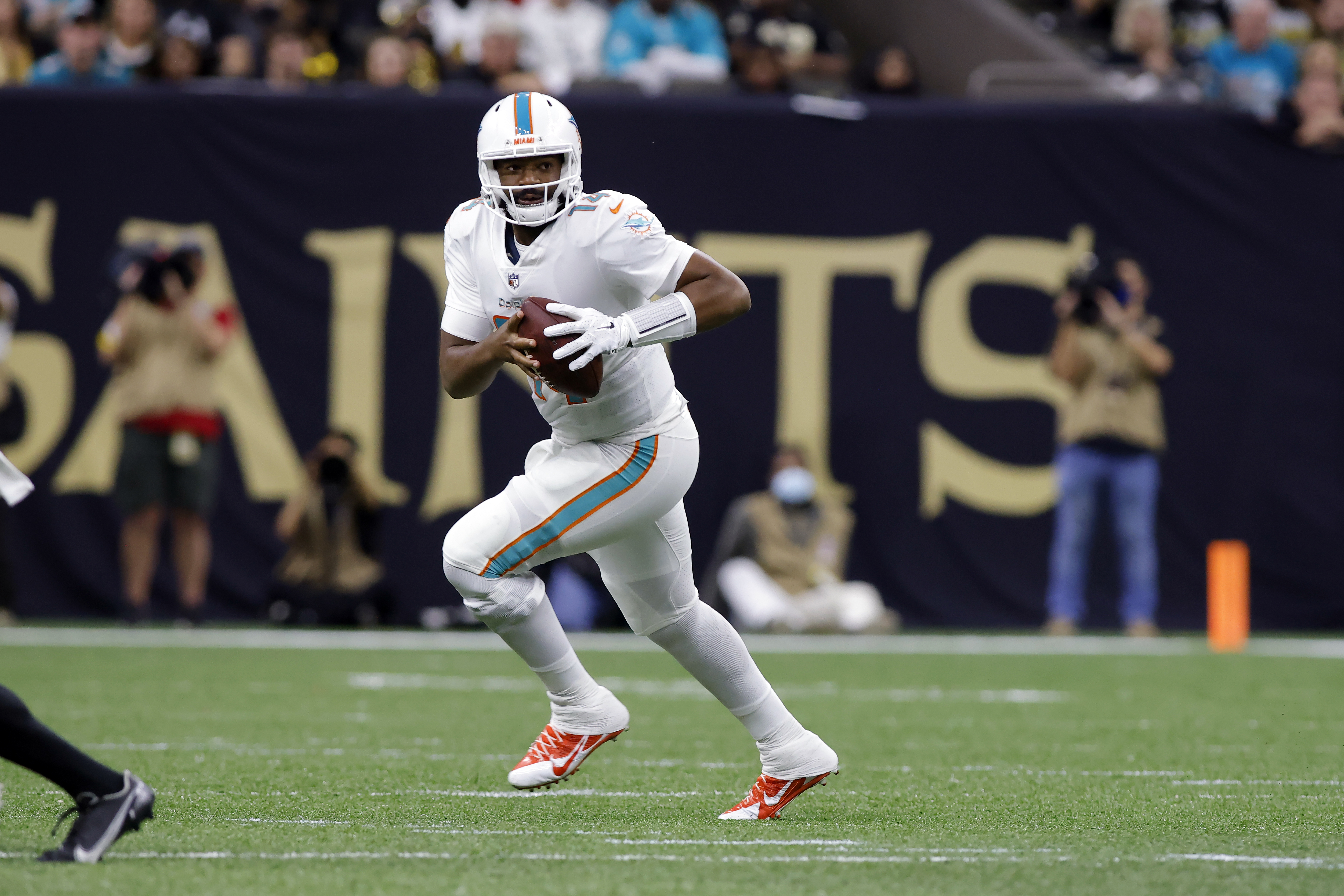 Jacoby Brissett Reportedly Signs Browns Contract After Watson, Keenum Trades