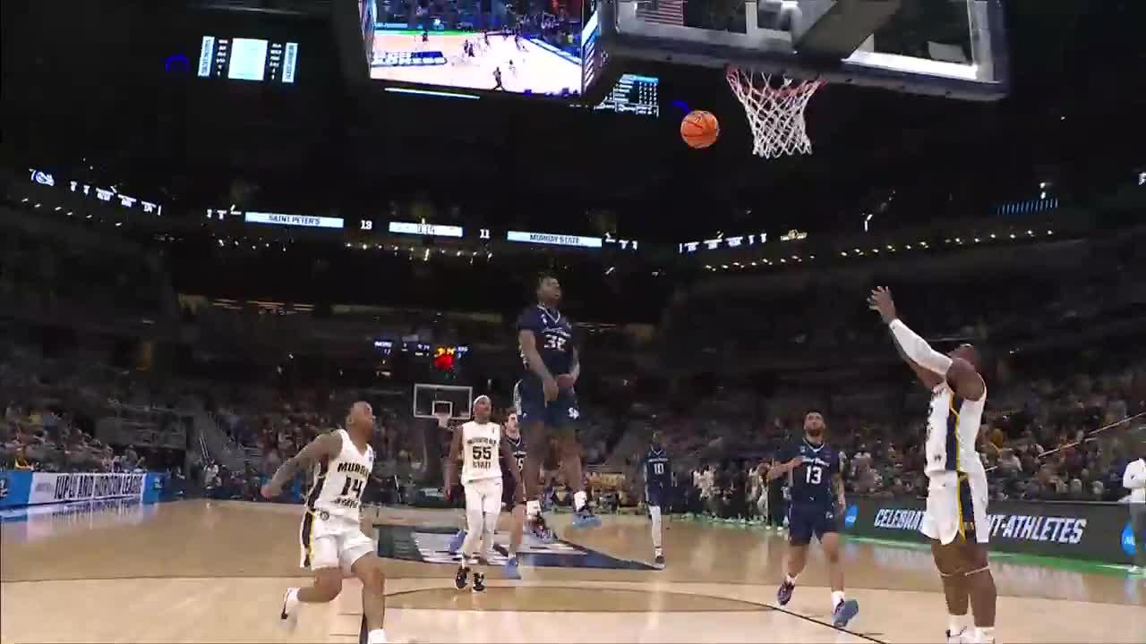 No. 15 Saint Peter's beats No. 7 Murray State 7060