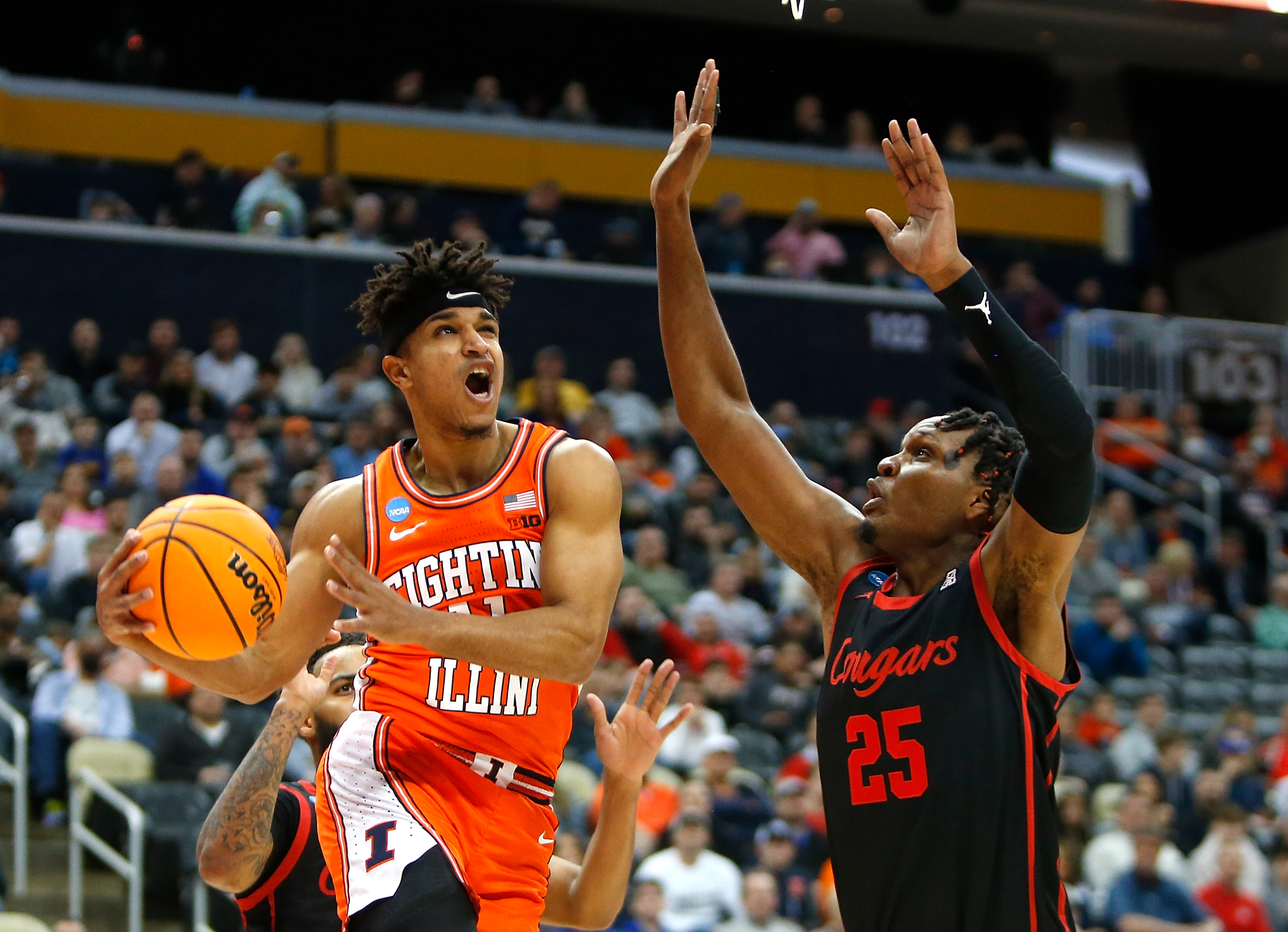 No. 5 Houston Upsets No. 4 Illinois in NCAA Tournament to Clinch Sweet 16 Berth