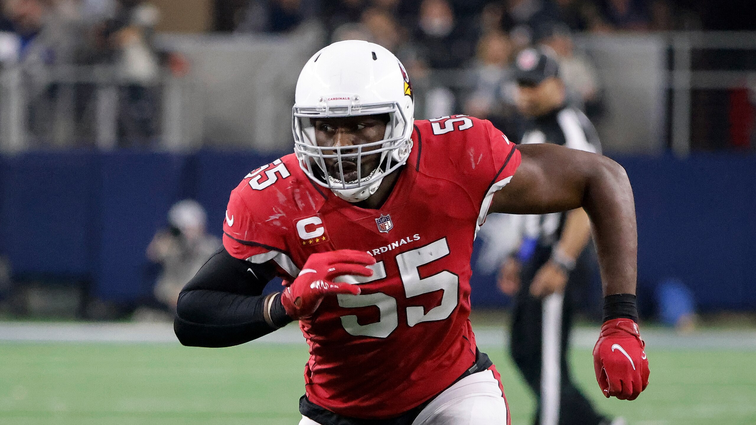 Arizona Cardinals outside linebacker Chandler Jones (55) defends against the Dallas Cowboys during an NFL Football game in Arlington, Texas, Sunday, Jan. 2, 2022. (AP Photo/Michael Ainsworth) Arizona Cardinals outside linebacker Chandler Jones (55) defends against the Dallas Cowboys during an NFL Football game in Arlington, Texas, Sunday, Jan. 2, 2022. (AP Photo/Michael Ainsworth)