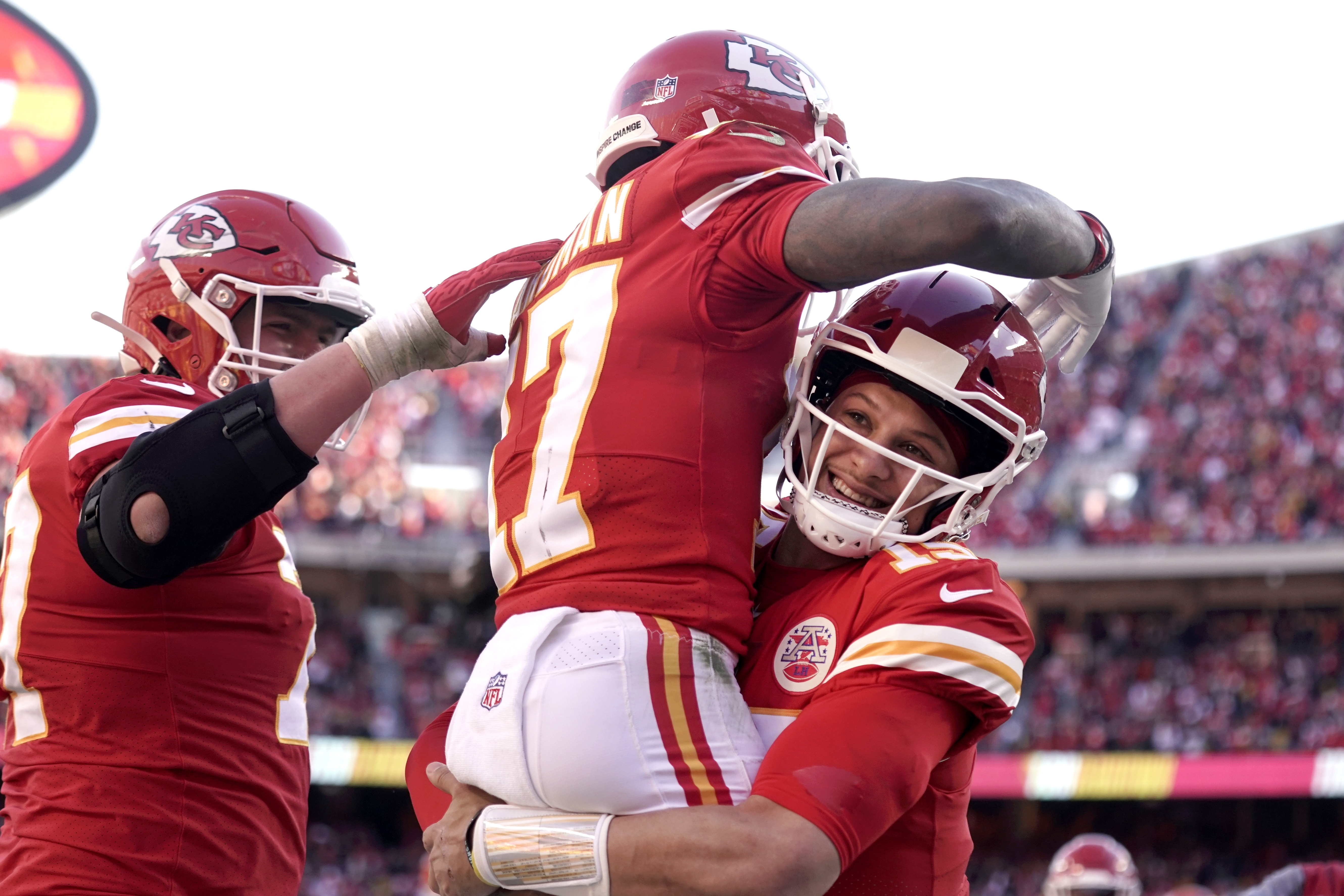 What channel is Bills vs. Chiefs on today? Time, TV schedule for 2022 NFL  playoff game