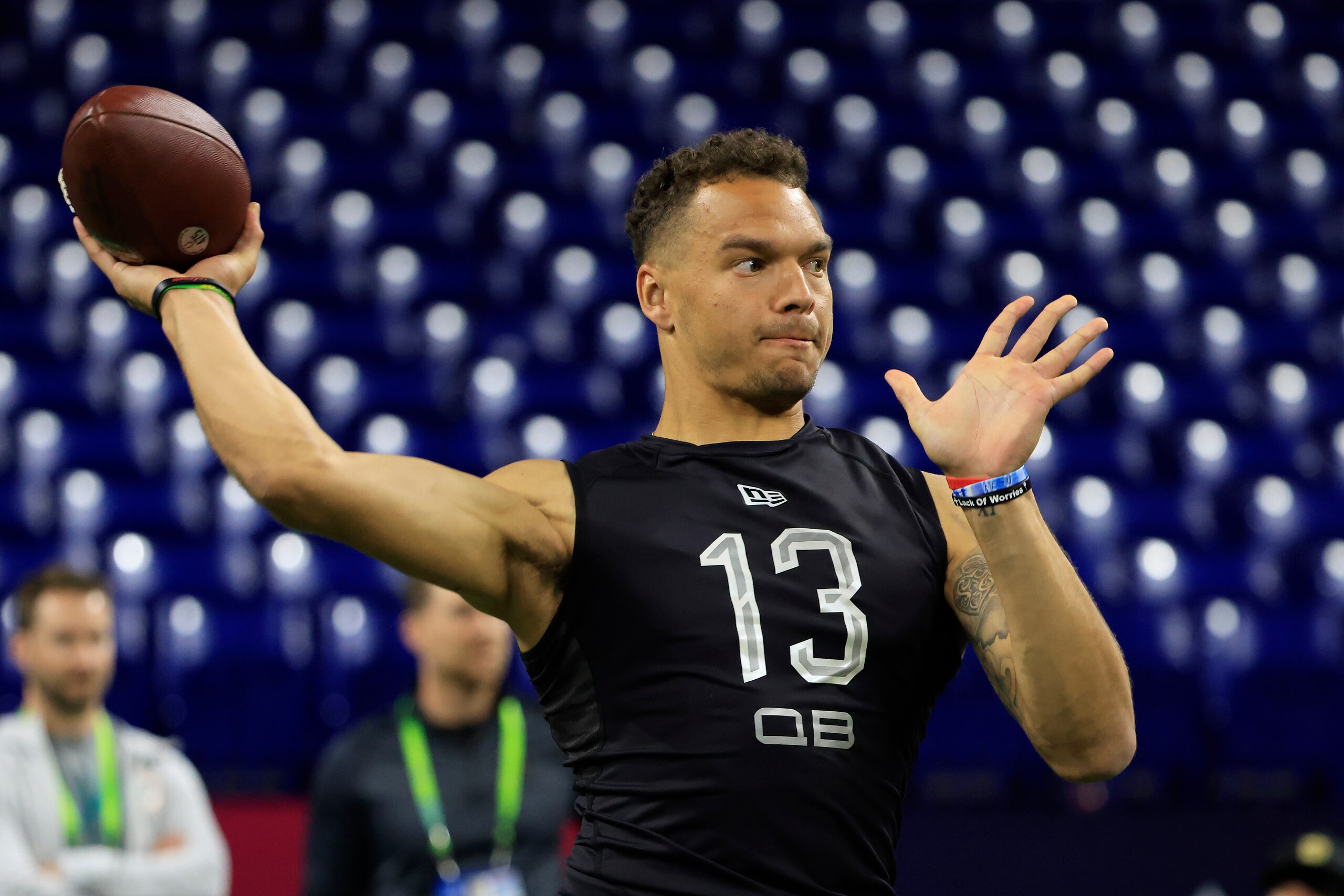 INDIANAPOLIS, INDIANA - MARCH 03: Desmond Ridder #QB13 of Cincinnati throws during the NFL Combine at Lucas Oil Stadium on March 03, 2022 in Indianapolis, Indiana. (Photo by Justin Casterline/Getty Images)