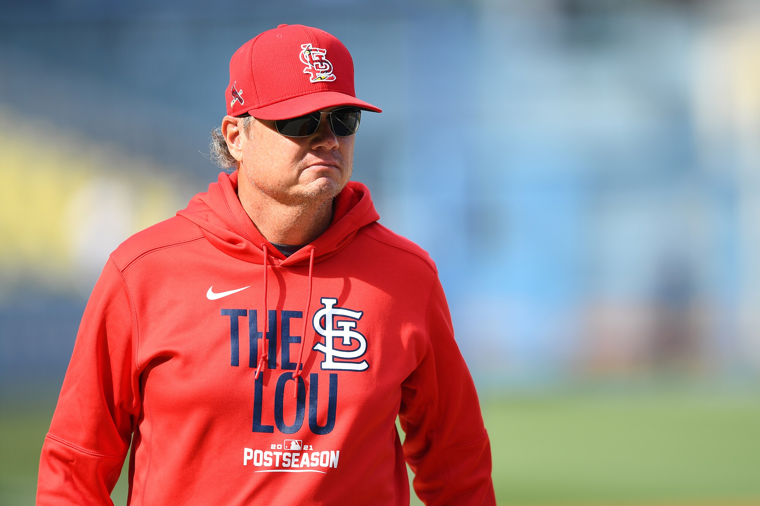 LOS ANGELES, CA - OCTOBER 06: St. Louis Cardinals manager Mike Shildt looks on during batting practice before the MLB National League Wild Card game between the St. Louis Cardinals and the Los Angeles Dodgers on October 6, 2021 at Dodger Stadium in Los Angeles, CA. (Photo by Brian Rothmuller/Icon Sportswire via Getty Images)