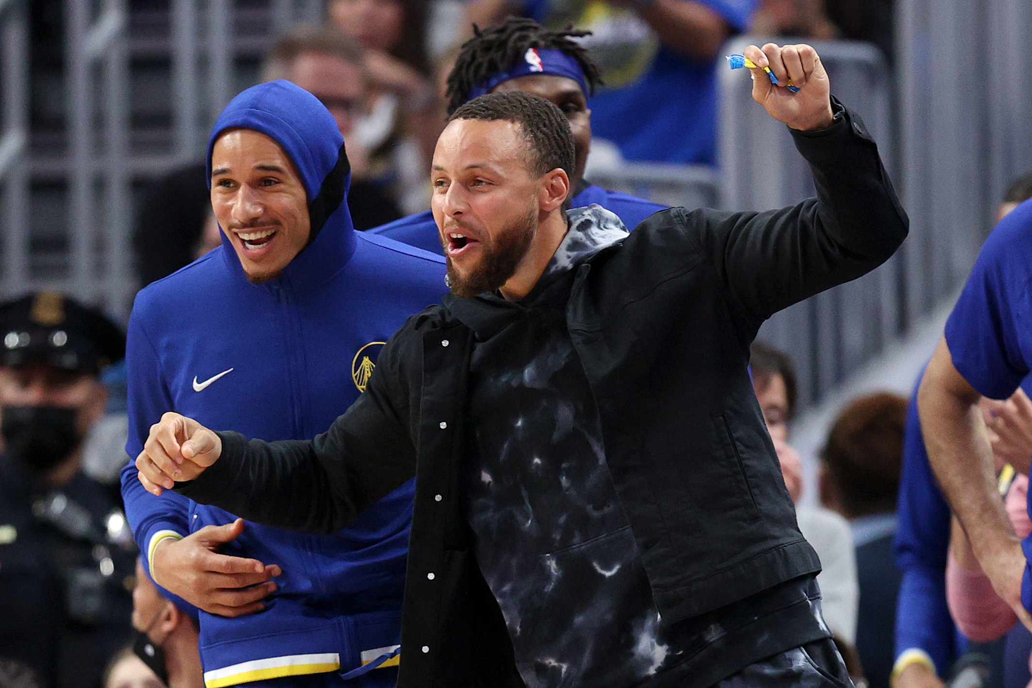 Stephen Curry Responds to LeBron James Saying He Wants to Play with Warriors Sta..
