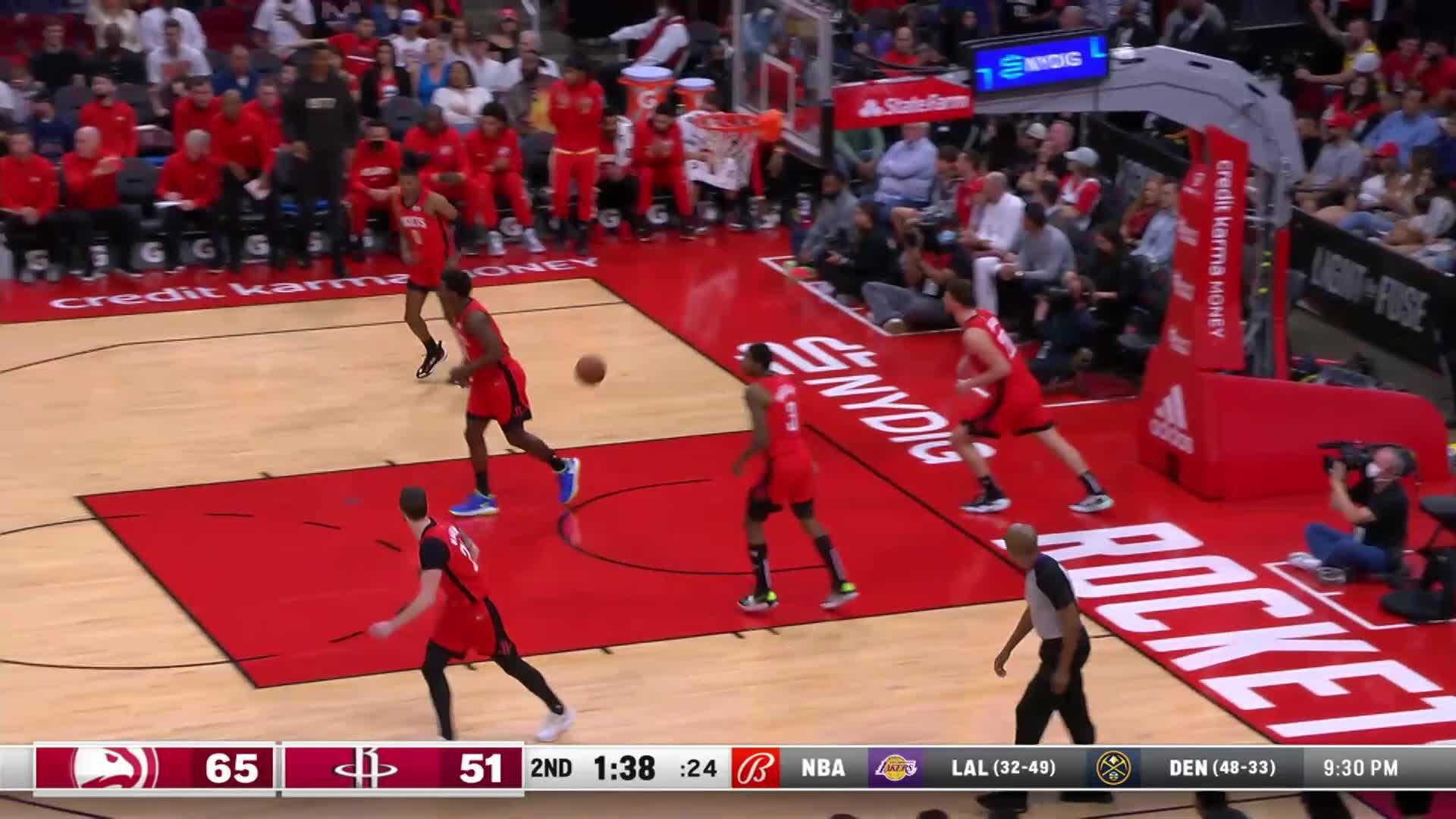 NBA Twitter Praises Trae Young's Performance in Hawks' Win vs. 76ers