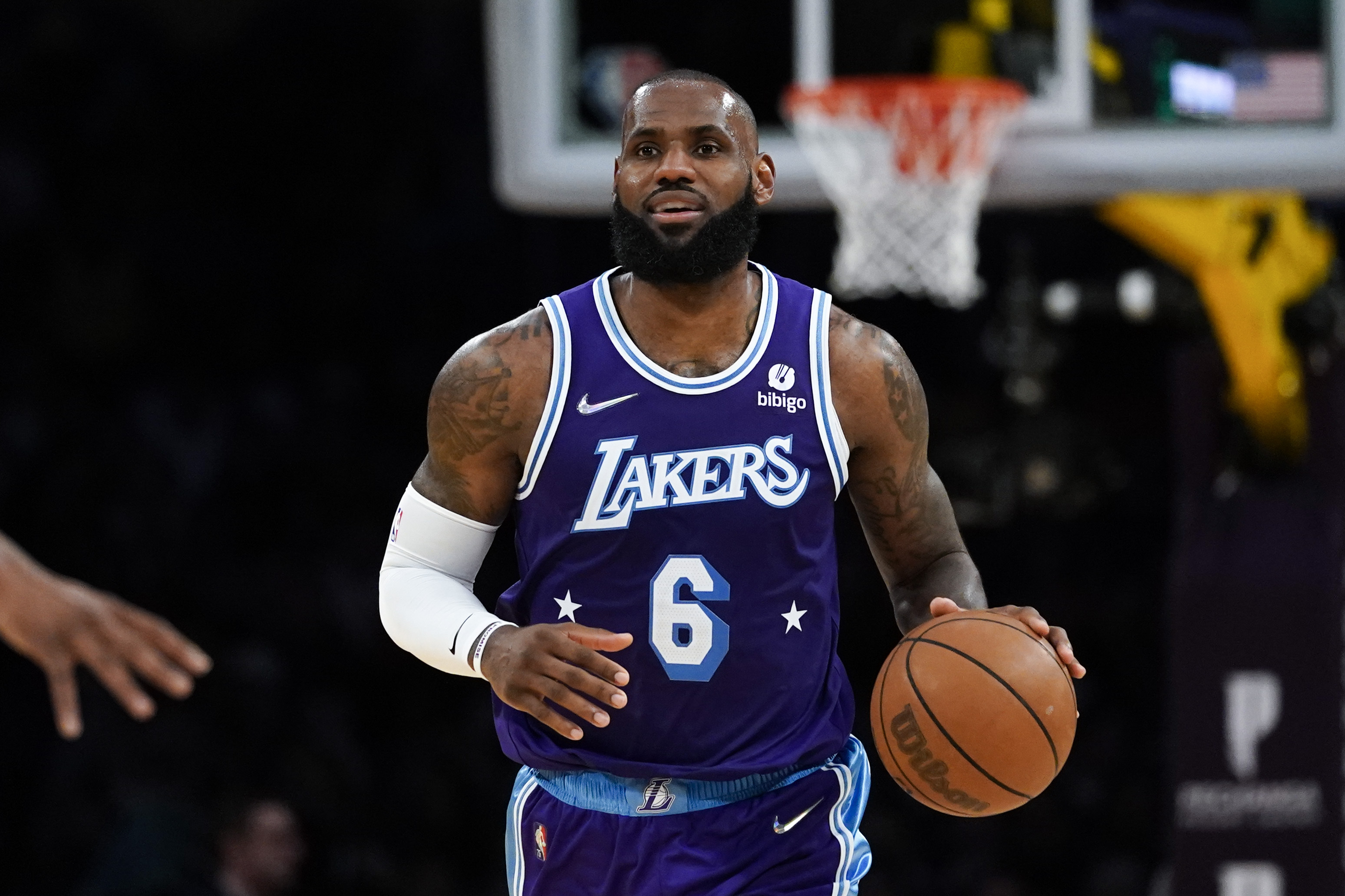 LeBron James extension: Lakers star should not rush decision - Sports  Illustrated