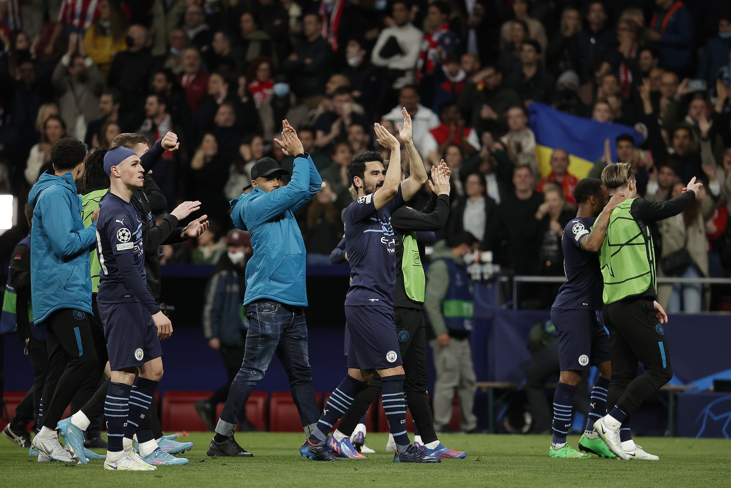 MADRID, SPAIN - APRIL 13: Players of Manchester City celebrate the victory at the end of the UEFA Champions League quarter final second leg soccer match between Atletico Madrid and Manchester City at the Estadio Wanda Metropolitano in Madrid, Spain on April 13, 2022. (Photo by Burak Akbulut/Anadolu Agency via Getty Images)
