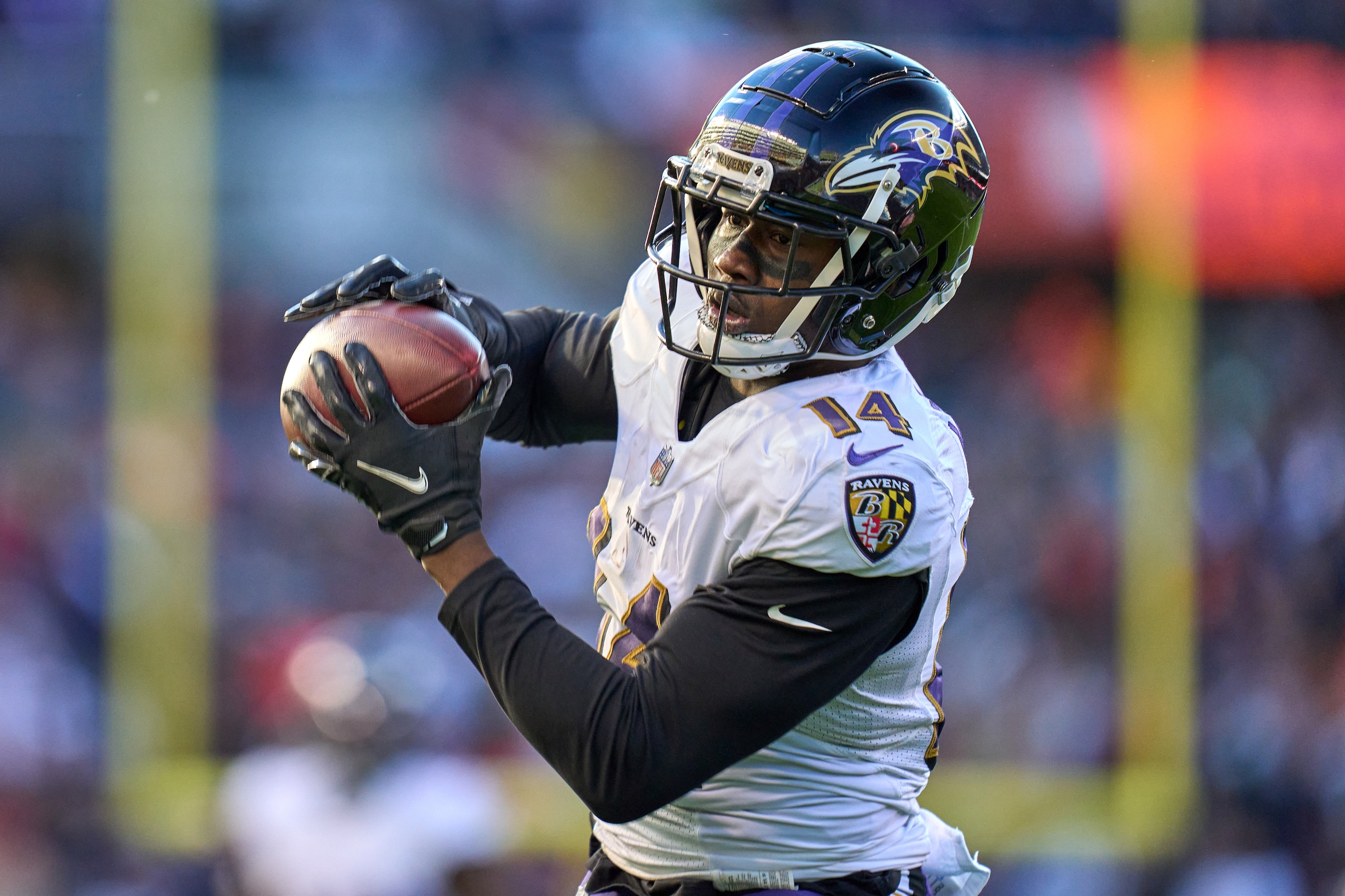 CHICAGO, IL - NOVEMBER 21: Baltimore Ravens wide receiver Sammy Watkins (14) catches the football during a game between the Chicago Bears and the Baltimore Ravens on November 21, 2021 at Soldier Field in Chicago, IL. (Photo by Robin Alam/Icon Sportswire via Getty Images)