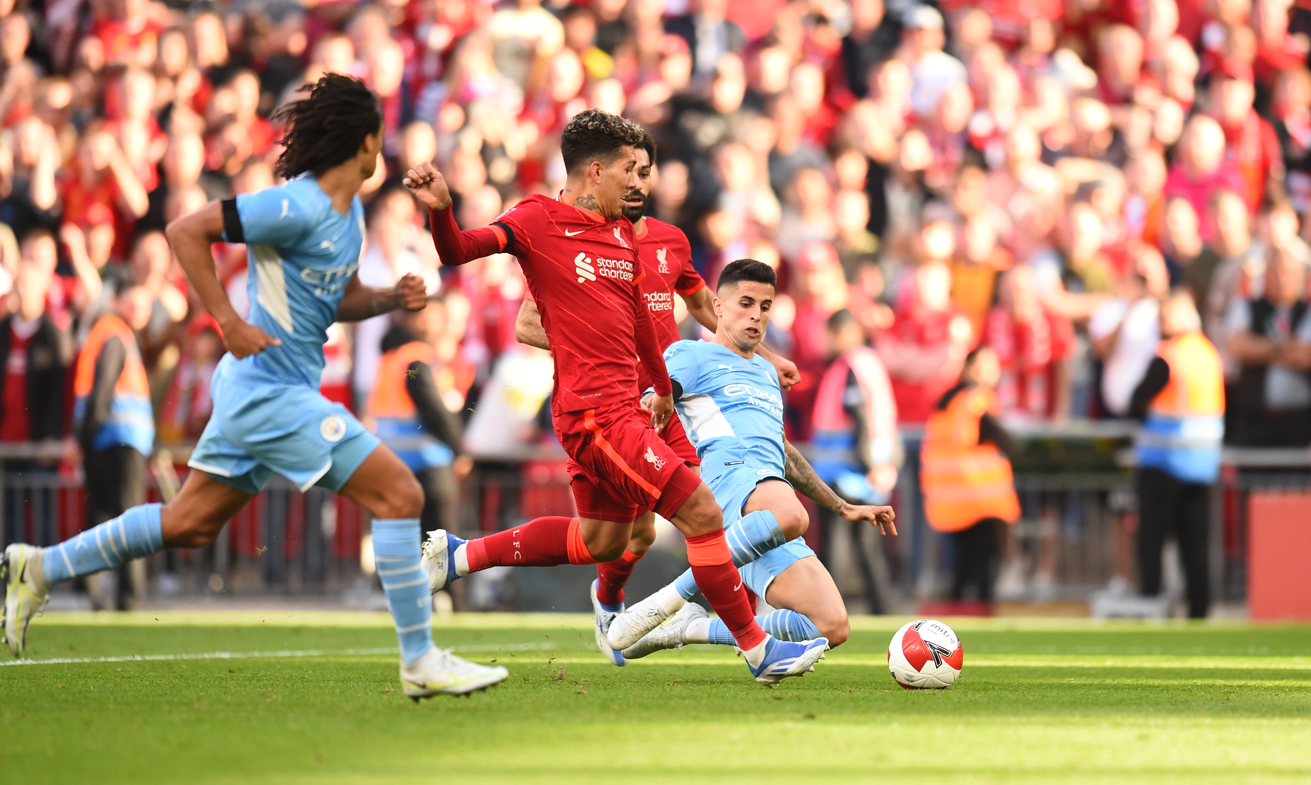 LONDON, ENGLAND - APRIL 16: (THE SUN OUT, THE SUN ON SUNDAY OUT) Roberto Firmino of Liverpool Emirates FA Cup Semi-Final match between Manchester City and Liverpool at Wembley Stadium on April 16, 2022 in London, England. (Photo by Andrew Powell/Liverpool FC via Getty Images)