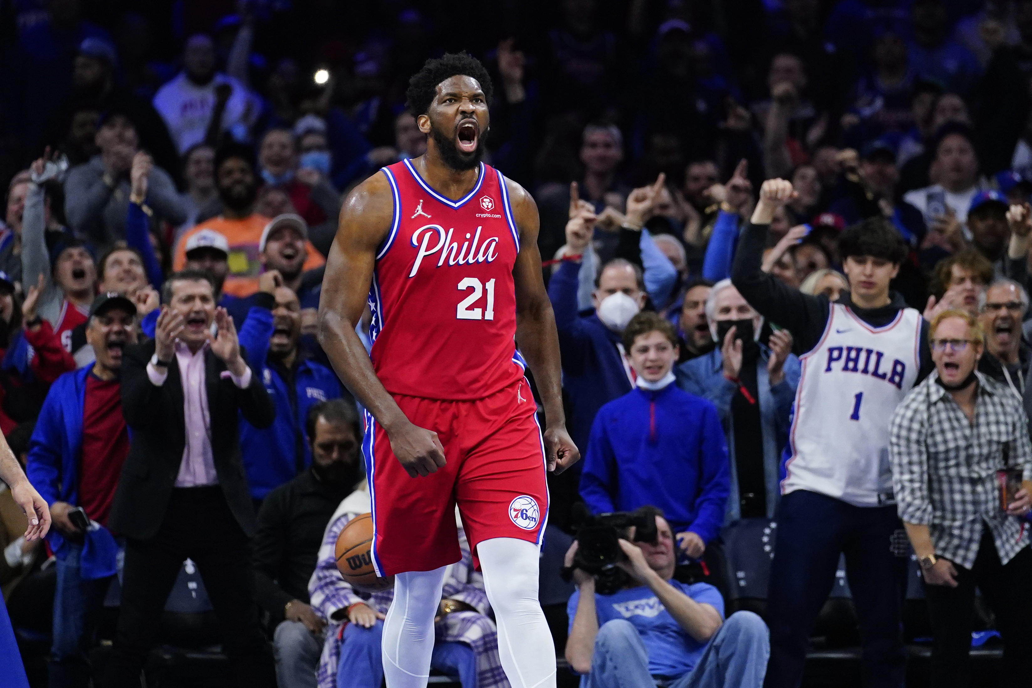 Fans Rave over Joel Embiid’s Dominant Performance as 76ers Beat Raptors in Game 2