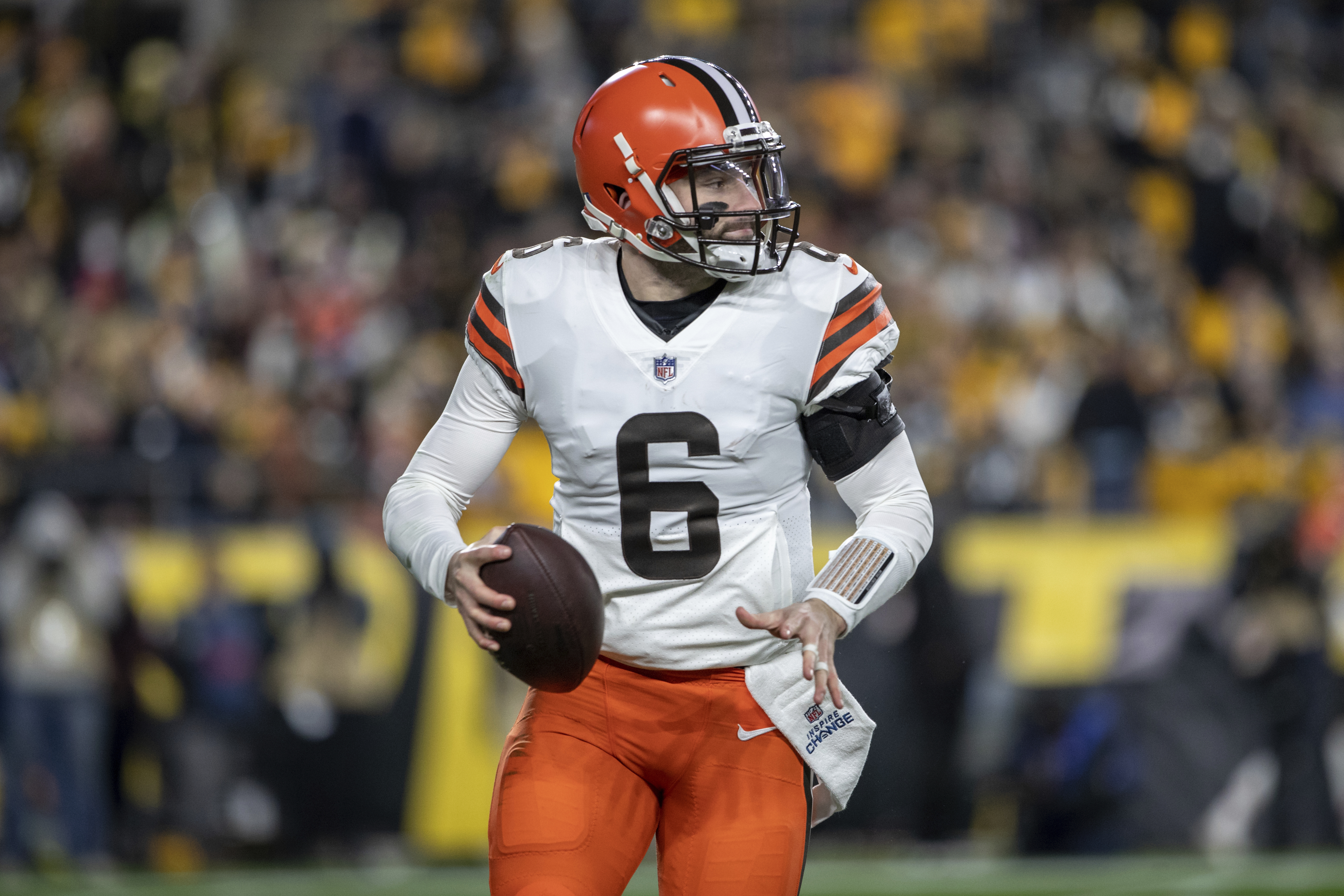 Browns' Baker Mayfield learning amid 'one of the best defenses in football'