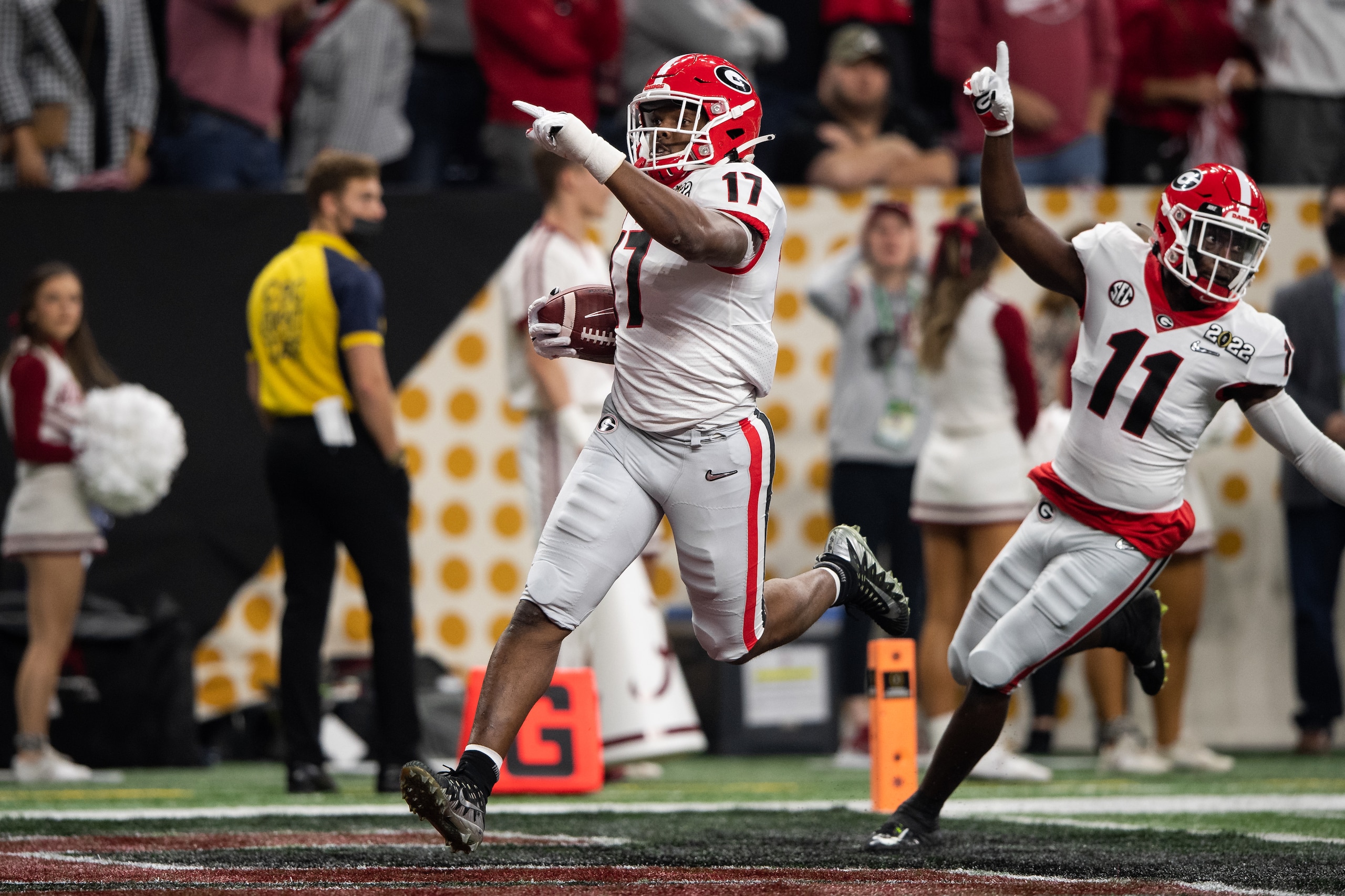 INDIANAPOLIS, IN - JANUARY 10: Georgia Bulldogs ILB Nakobe Dean (17) returns a fumble down the sidelines that was later overturned during the Alabama Crimson Tide versus the Georgia Bulldogs in the College Football Playoff National Championship, on January 10, 2022, at Lucas Oil Stadium in Indianapolis, IN. (Photo by Zach Bolinger/Icon Sportswire via Getty Images) INDIANAPOLIS, IN - JANUARY 10: Georgia Bulldogs ILB Nakobe Dean (17) returns a fumble down the sidelines that was later overturned during the Alabama Crimson Tide versus the Georgia Bulldogs in the College Football Playoff National Championship, on January 10, 2022, at Lucas Oil Stadium in Indianapolis, IN. (Photo by Zach Bolinger/Icon Sportswire via Getty Images)