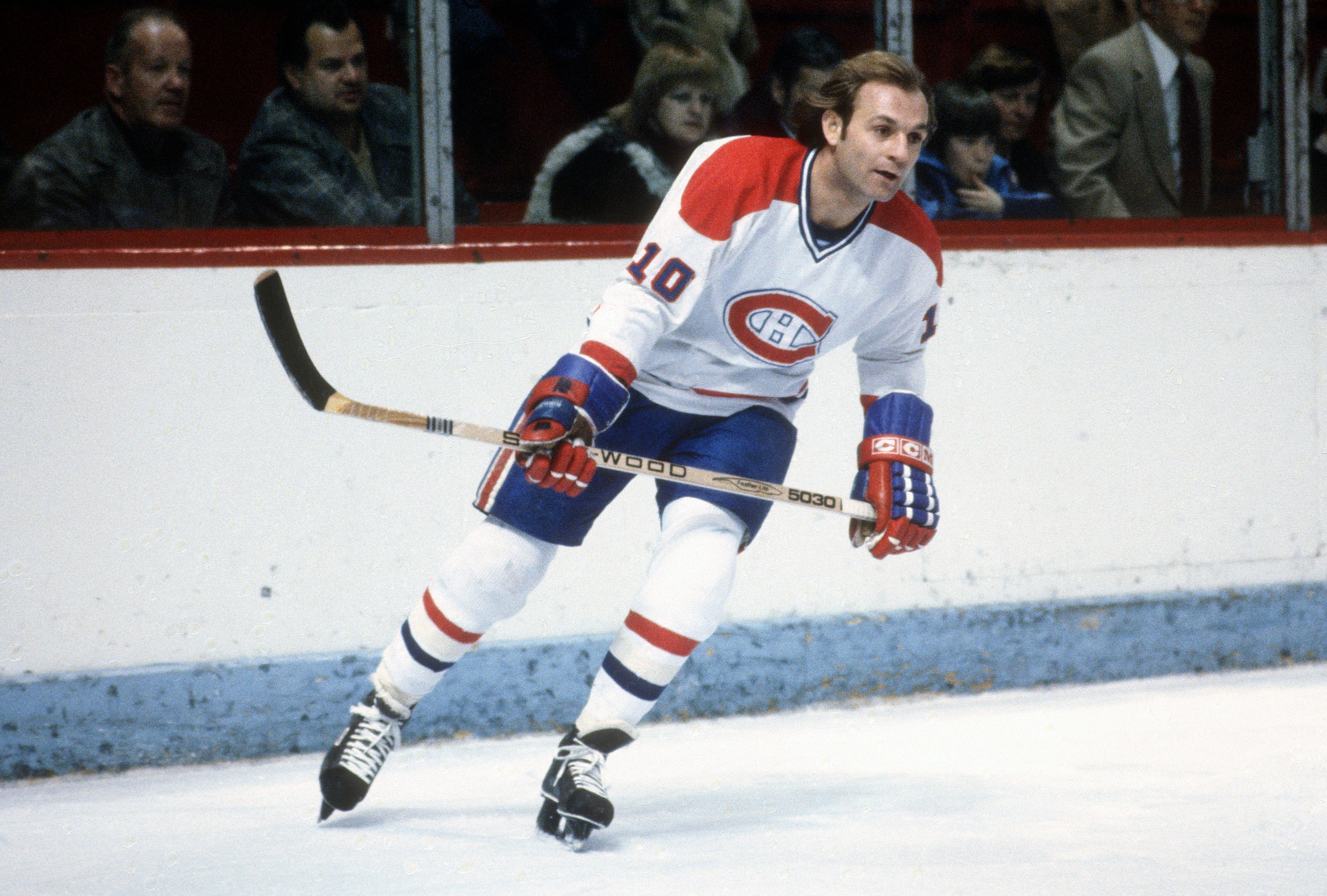 MONTREAL, QU - CIRCA 1981: Guy Lafleur #10 of the Montreal Canadiens skates during an NHL Hockey game circa 1981 at the Montreal Forum in Montreal, Quebec. Lafleur playing career went from 1971-85 and 1988-91. (Photo by Focus on Sport/Getty Images)