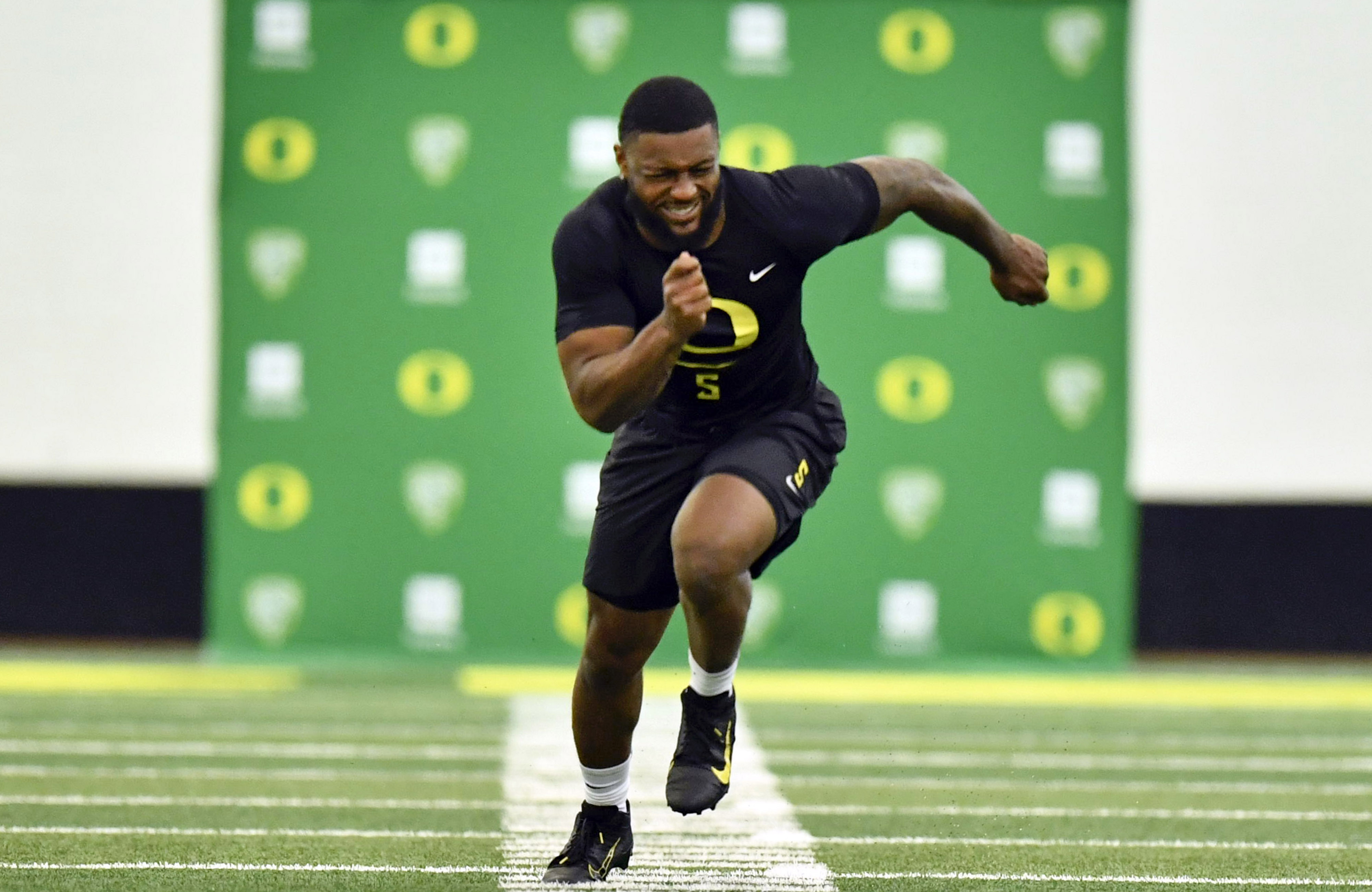 Oregon Ducks Football Defensive End Kayvon Thibodeaux Visiting Three NFL  Teams This Week - Sports Illustrated Oregon Ducks News, Analysis and More