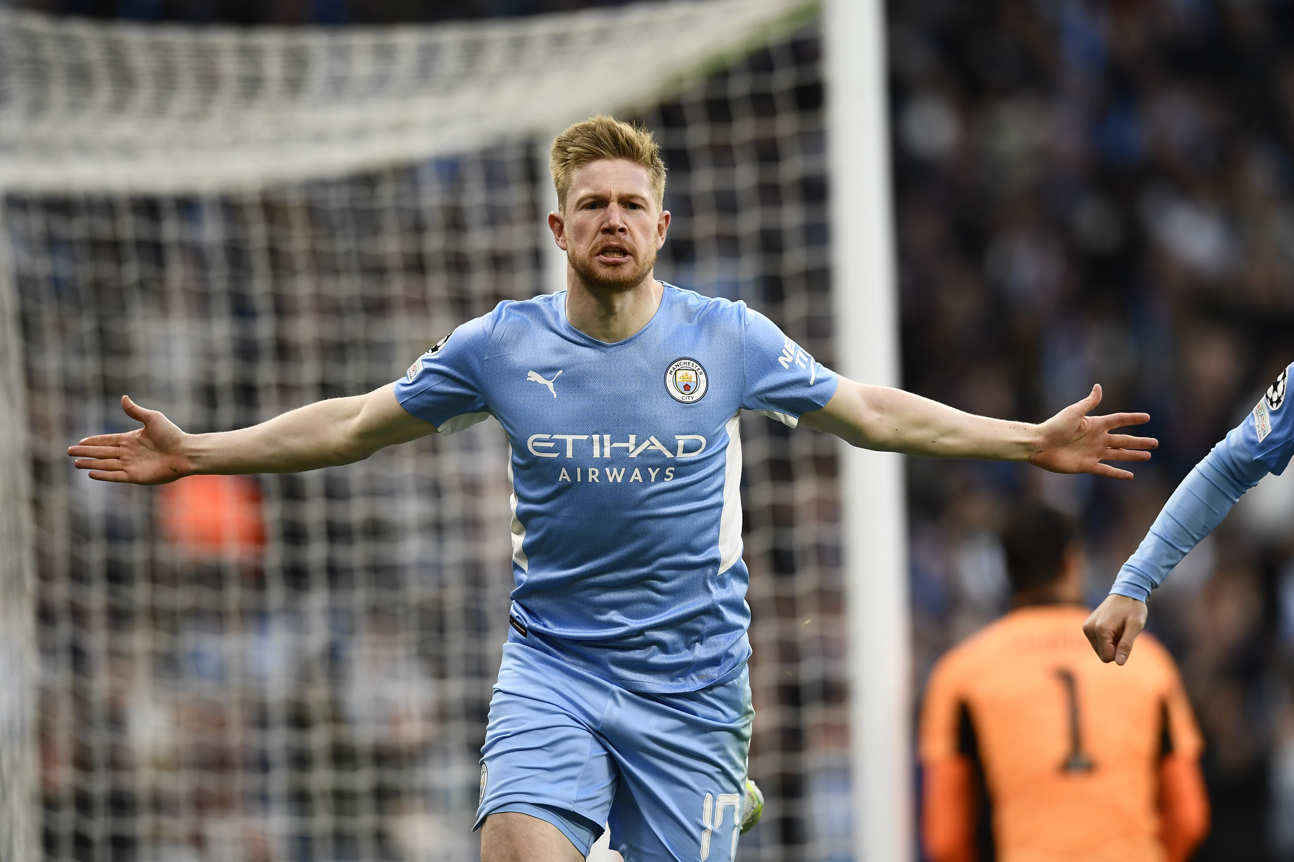 MANCHESTER, ENGLAND - 26 April: Kevin De Bruyne of Manchester City celebrates after scoring his sides first goal during the UEFA Champions League Semi Final Leg One match between Manchester City and Real Madrid at City of Manchester Stadium on April 26, 2022 in Manchester, United Kingdom. (Photo by Jose Hernandez/Anadolu Agency via Getty Images)
