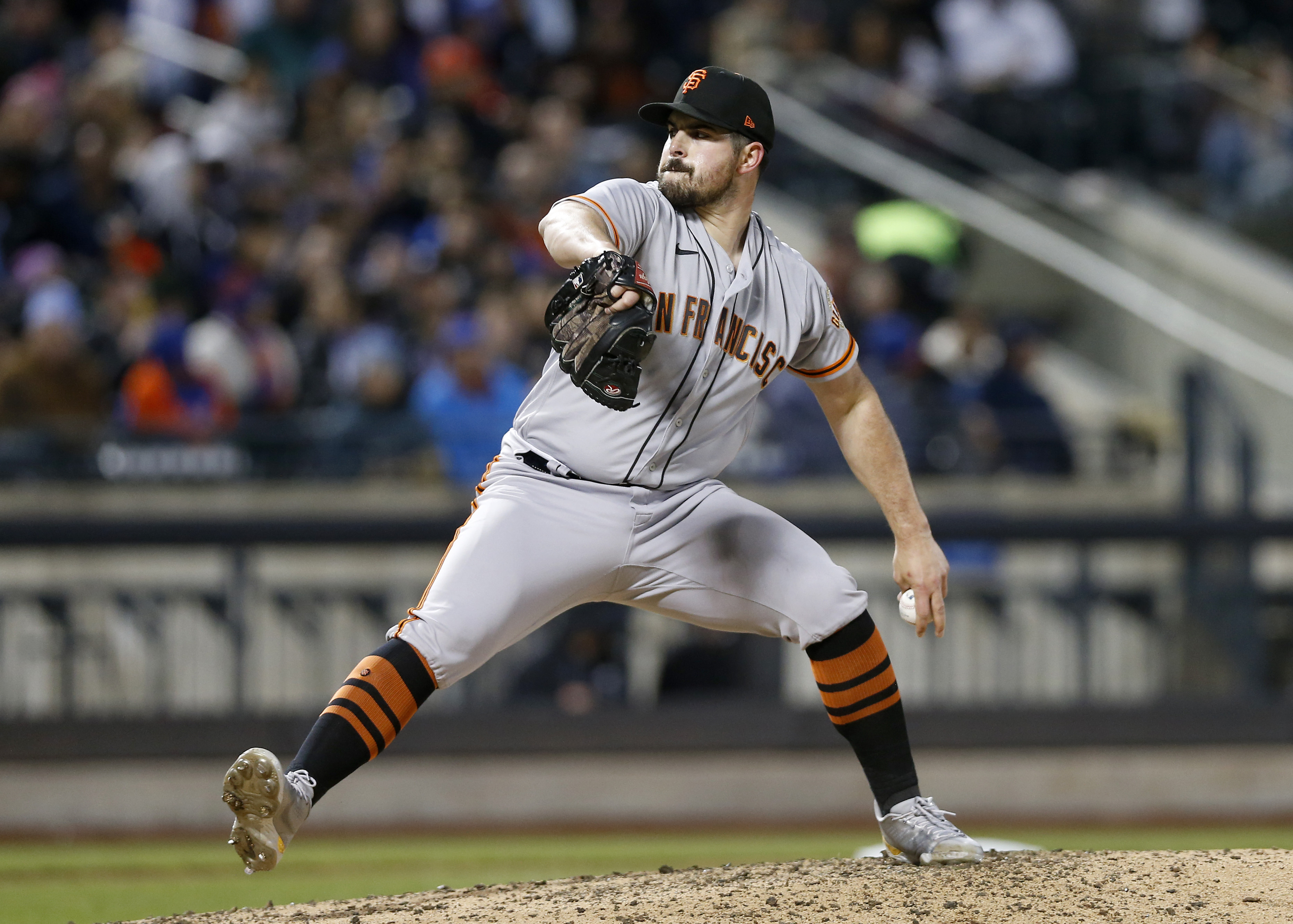NEW YORK, NEW YORK - APRIL 20:  Carlos Rodon #16 of the San Francisco Giants in action against the New York Mets at Citi Field on April 20, 2022 in New York City. The Giants defeated the Mets 5-2. (Photo by Jim McIsaac/Getty Images)