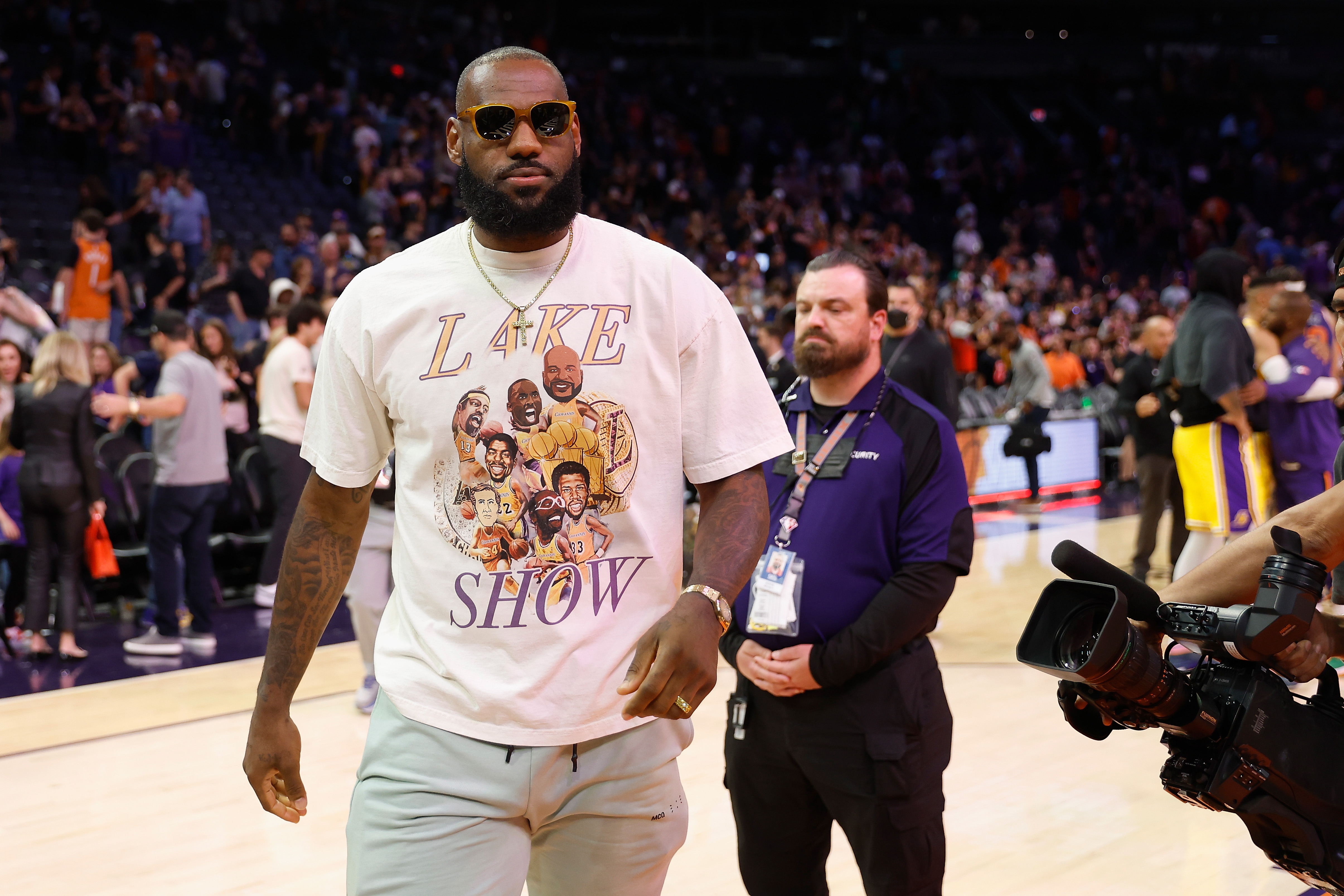 LeBron James stars as the LA Lakers ends its miserable start to the new  season