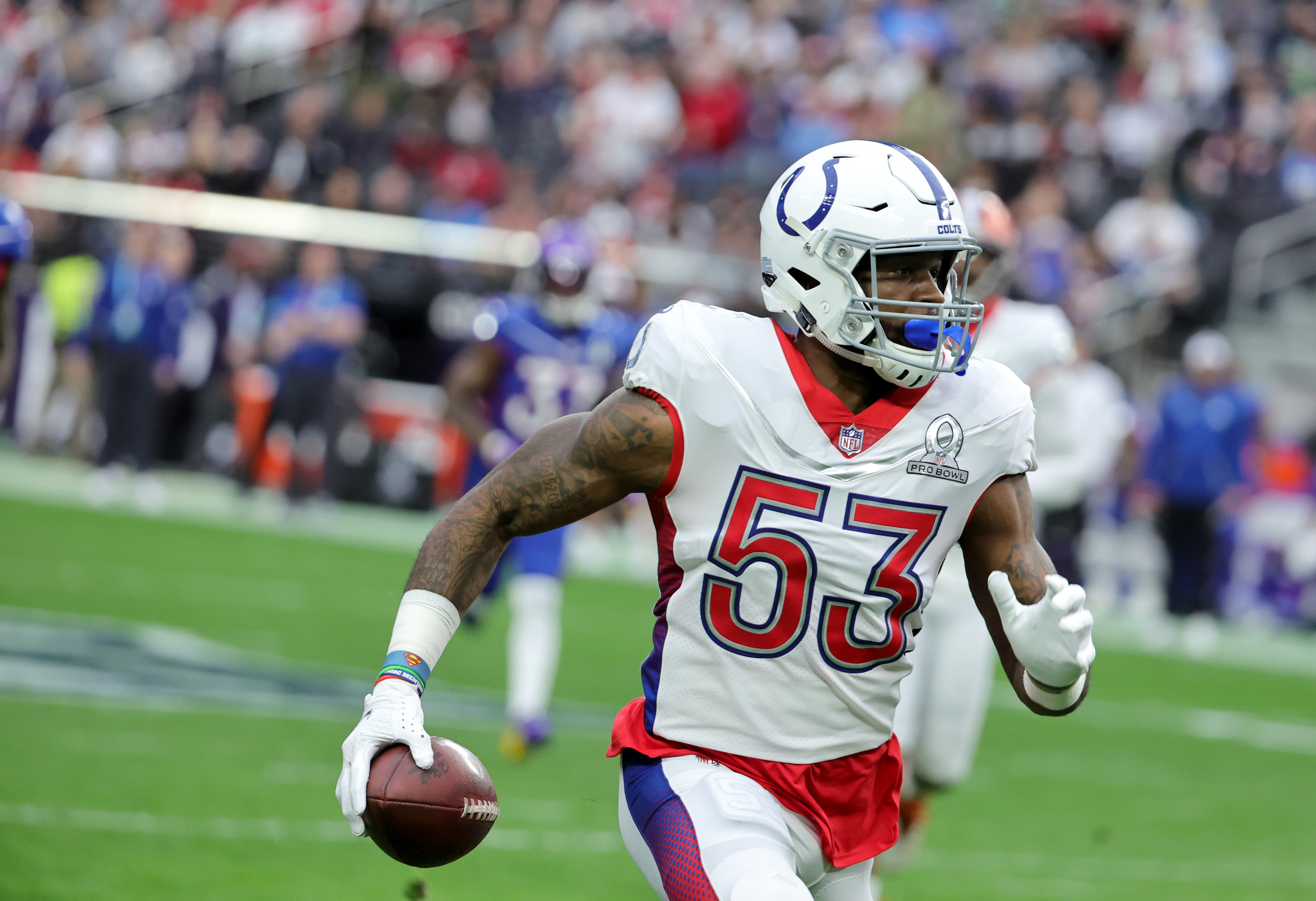 Linebacker (53) Darius Leonard of the Indianapolis Colts against