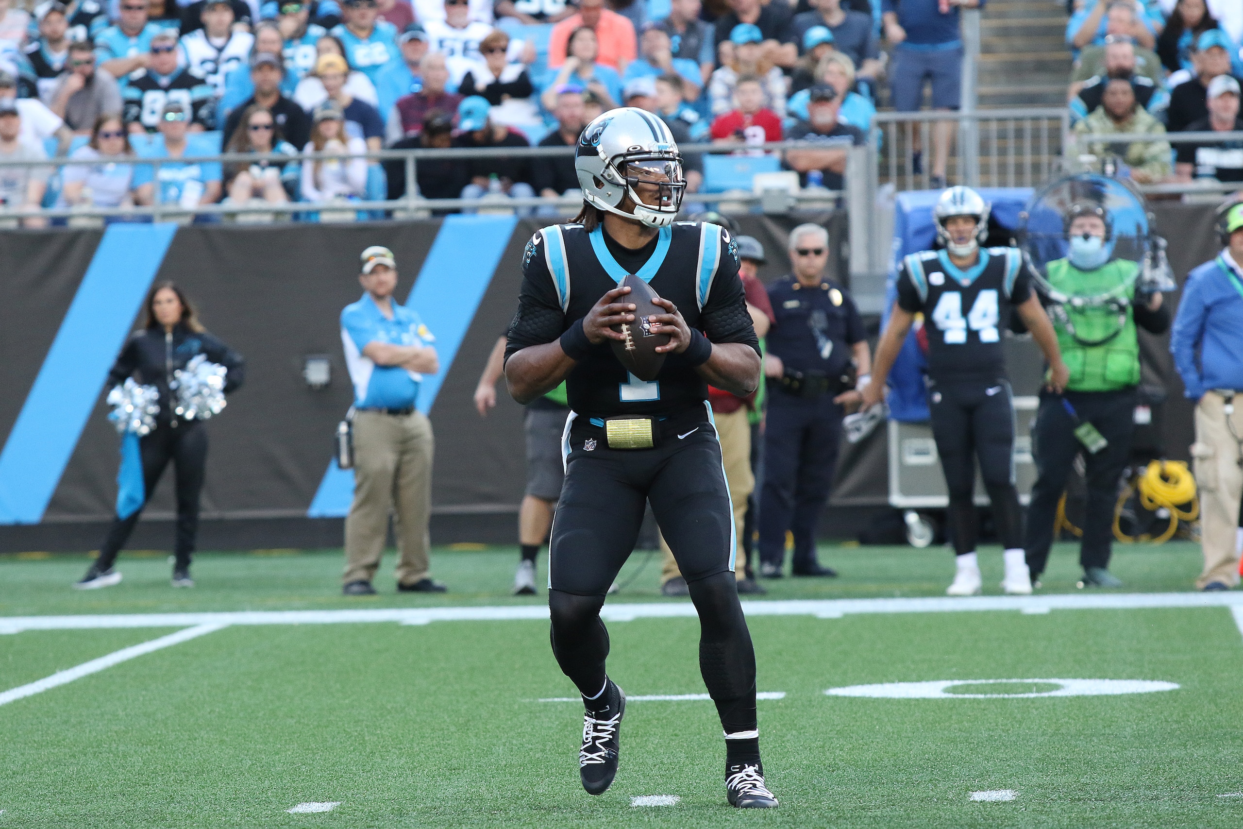 CHARLOTTE, NC - DECEMBER 26: Carolina Panthers Quarterback Cam Newton (1) during an NFL football game between the Tampa Bay Buccaneers and the Carolina Panthers on December 26, 2021, at Bank of America Stadium in Charlotte, N.C. (Photo by John Byrum/Icon Sportswire via Getty Images) CHARLOTTE, NC - DECEMBER 26: Carolina Panthers Quarterback Cam Newton (1) during an NFL football game between the Tampa Bay Buccaneers and the Carolina Panthers on December 26, 2021, at Bank of America Stadium in Charlotte, N.C. (Photo by John Byrum/Icon Sportswire via Getty Images)