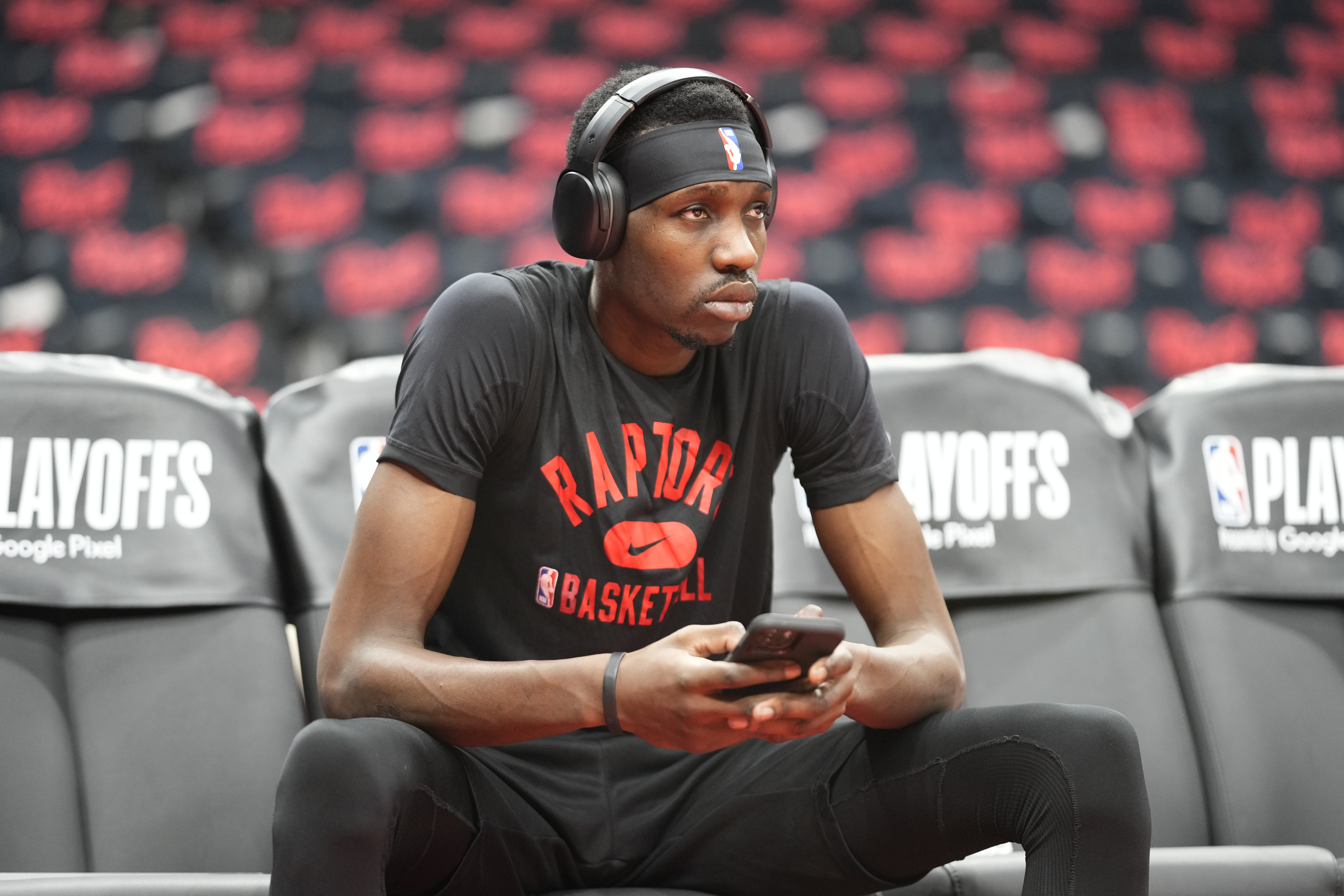 Chris Boucher back with Toronto Raptors for 3 years, $35.25 million, agent  says - ESPN