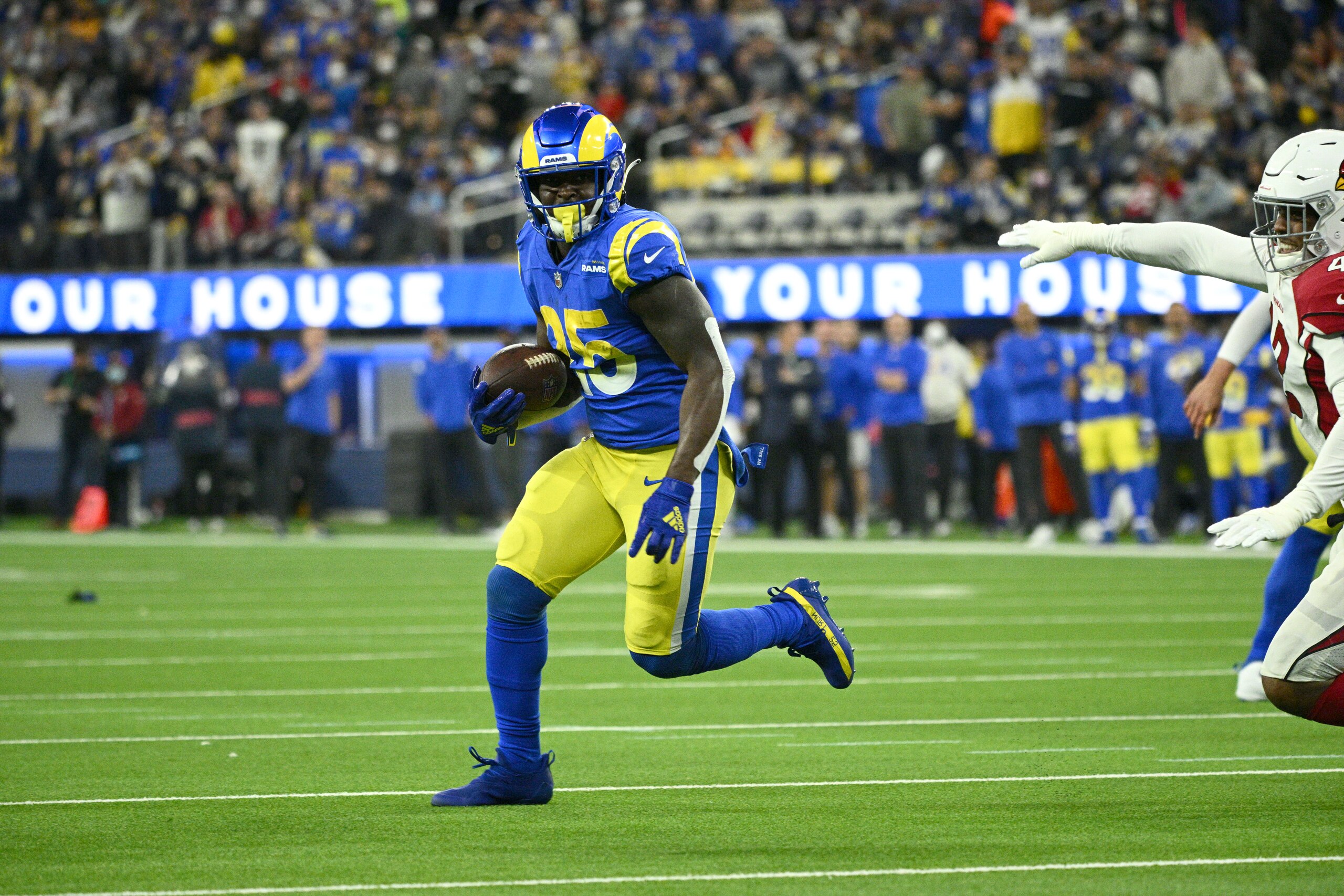 Football: NFL Playoffs: Los Angeles Rams Sony Michel (25) in action, rushing vs Arizona Cardinals at SoFi Stadium. Inglewood, CA 1/17/2022 CREDIT: Kohjiro Kinno (Photo by Kohjiro Kinno/Sports Illustrated via Getty Images) (Set Number: X163910 TK1)