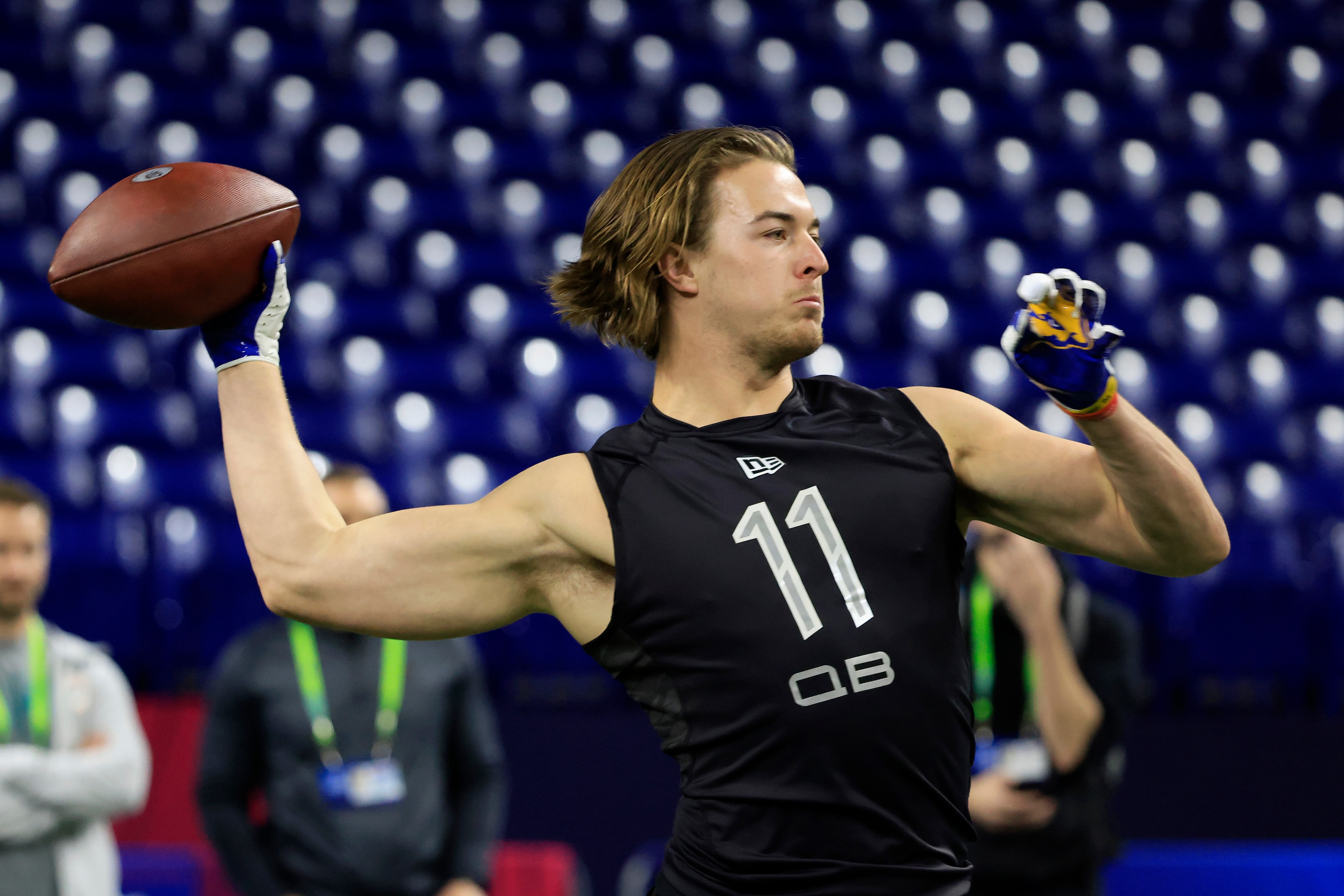 INDIANAPOLIS, INDIANA - MARCH 03: Kenny Pickett #QB11 of Pittsburgh throws during the NFL Combine at Lucas Oil Stadium on March 03, 2022 in Indianapolis, Indiana. (Photo by Justin Casterline/Getty Images)