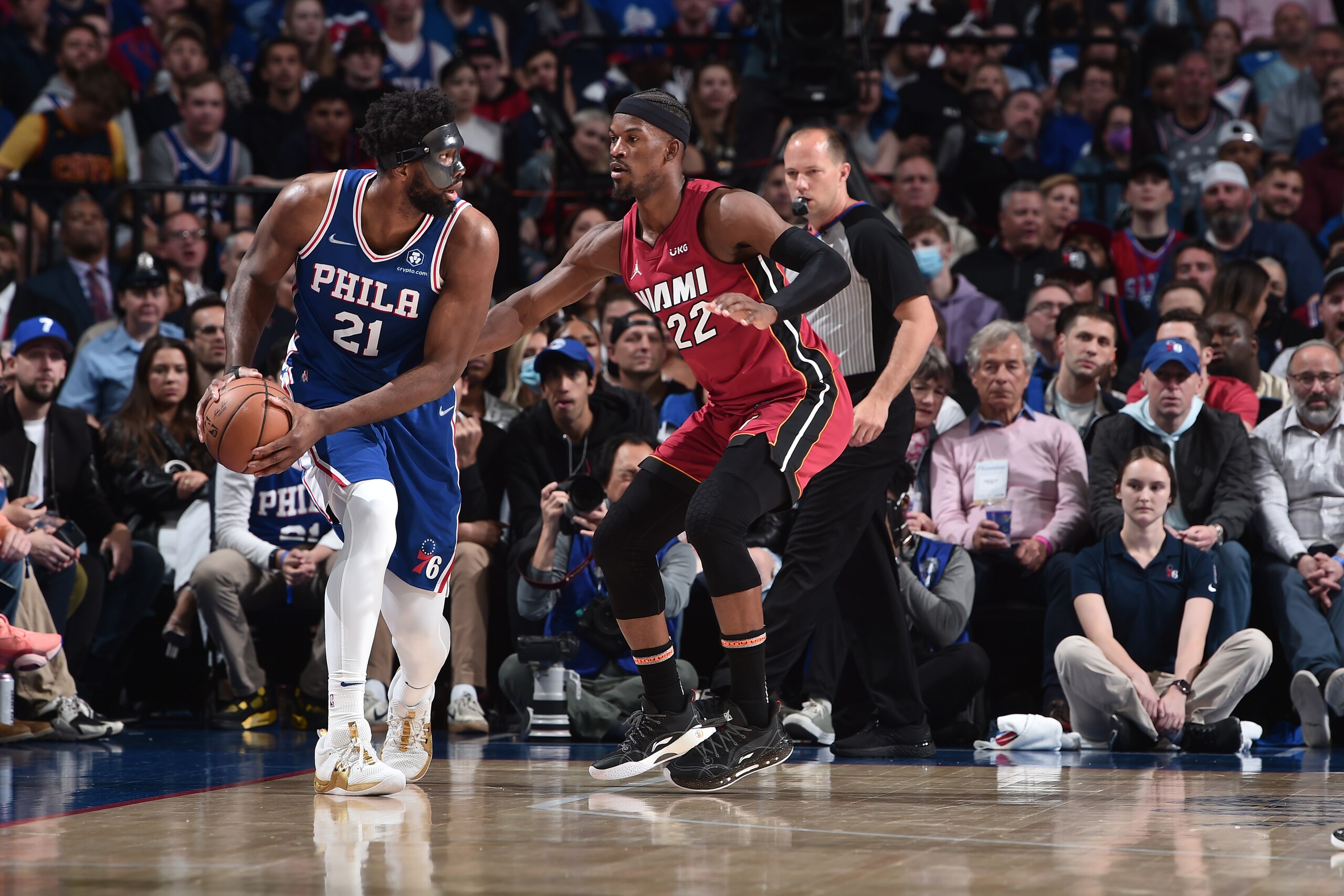 PHILADELPHIA, PA - MAY 12: Jimmy Butler #22 of the Miami Heat plays defense on Joel Embiid #21 of the Philadelphia 76ers during Game 6 of the 2022 NBA Playoffs Eastern Conference Semifinals on May 12, 2022 at the Wells Fargo Center in Philadelphia, Pennsylvania NOTE TO USER: User expressly acknowledges and agrees that, by downloading and/or using this Photograph, user is consenting to the terms and conditions of the Getty Images License Agreement. Mandatory Copyright Notice: Copyright 2022 NBAE (Photo by David Dow/NBAE via Getty Images) PHILADELPHIA, PA - MAY 12: Jimmy Butler #22 of the Miami Heat plays defense on Joel Embiid #21 of the Philadelphia 76ers during Game 6 of the 2022 NBA Playoffs Eastern Conference Semifinals on May 12, 2022 at the Wells Fargo Center in Philadelphia, Pennsylvania NOTE TO USER: User expressly acknowledges and agrees that, by downloading and/or using this Photograph, user is consenting to the terms and conditions of the Getty Images License Agreement. Mandatory Copyright Notice: Copyright 2022 NBAE (Photo by David Dow/NBAE via Getty Images)