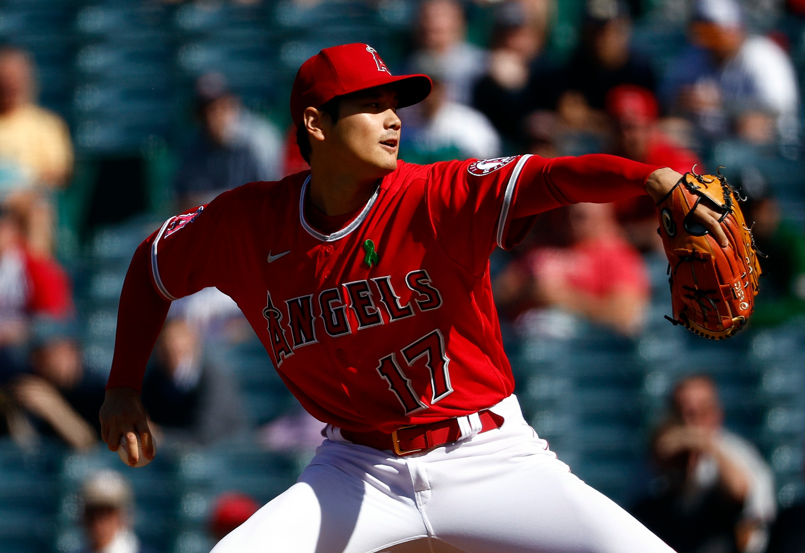 ANAHEIM, CALIFORNIA - MAY 11:  Shohei Ohtani #17 of the Los Angeles Angels throws against the Tampa Bay Rays in the first inning at Angel Stadium of Anaheim on May 11, 2022 in Anaheim, California. (Photo by Ronald Martinez/Getty Images)