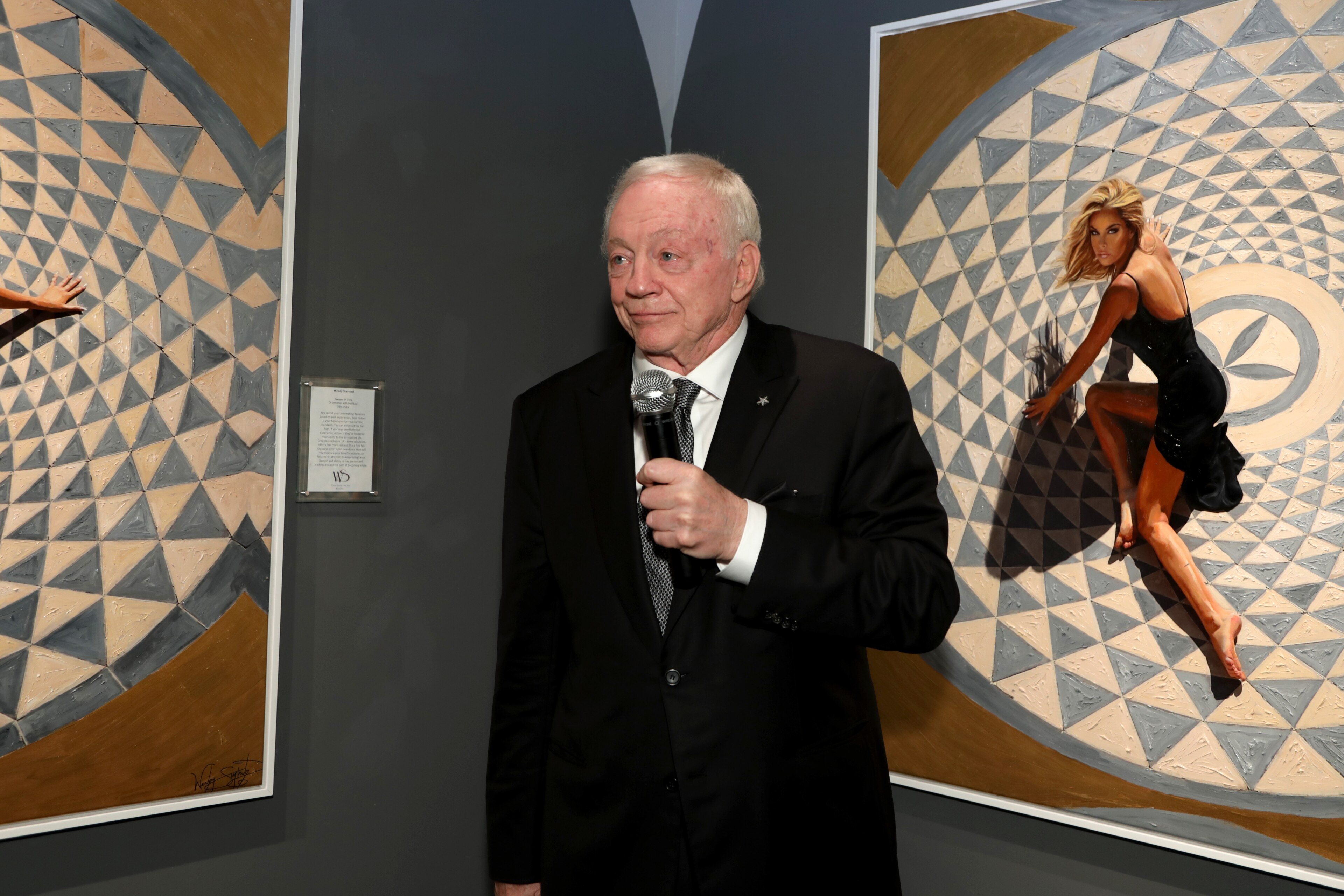 LOS ANGELES, CALIFORNIA - FEBRUARY 11: Jerry Jones speaks during the Forbes Super Party at Winn Slavin Fine Art on February 11, 2022 in Los Angeles, California. (Photo by Anna Webber/Getty Images for Forbes)