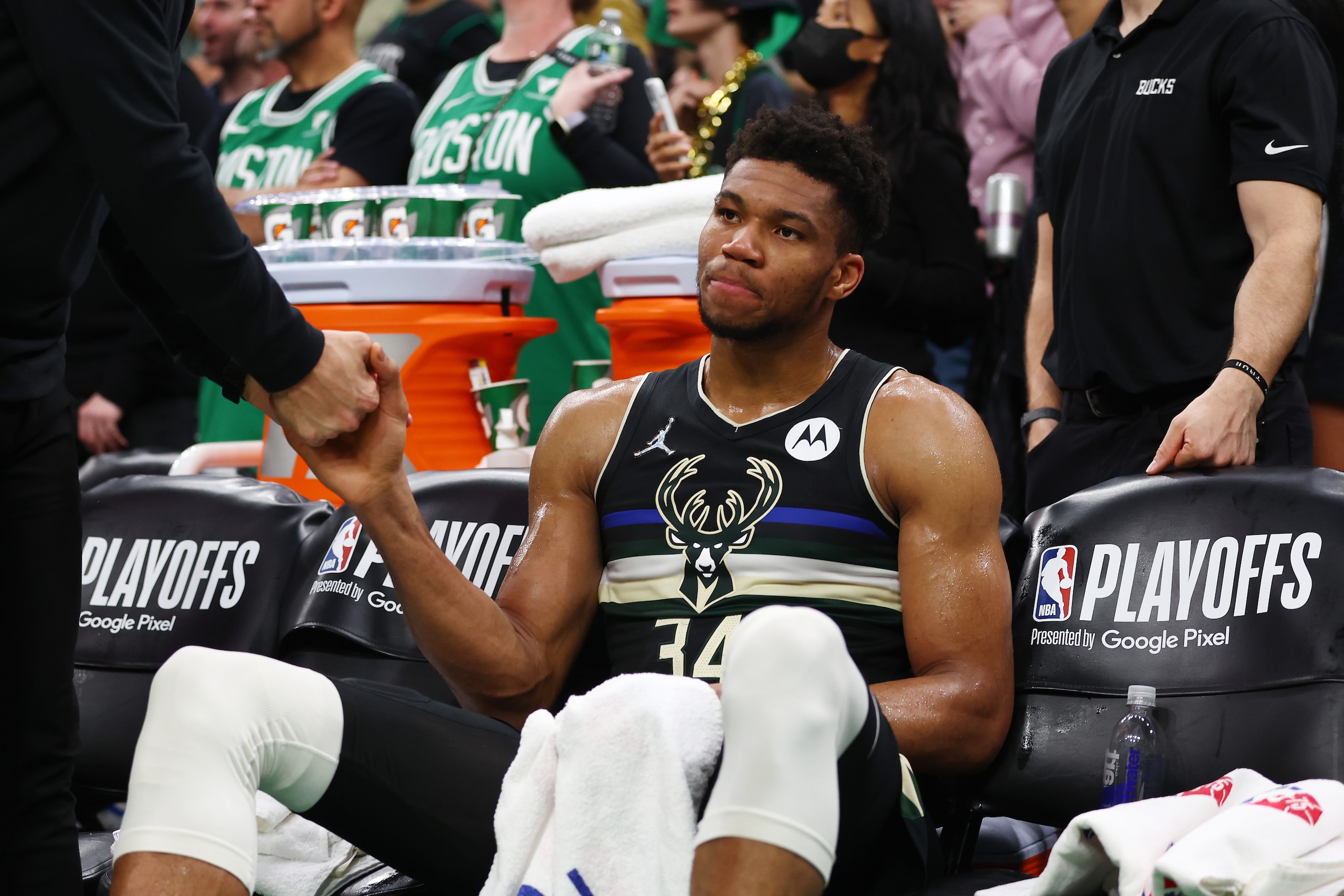 BOSTON, MASSACHUSETTS - MAY 15: Giannis Antetokounmpo #34 of the Milwaukee Bucks reacts on the bench during the fourth quarter in Game Seven of the 2022 NBA Playoffs Eastern Conference Semifinals against the Boston Celtics at TD Garden on May 15, 2022 in Boston, Massachusetts. NOTE TO USER: User expressly acknowledges and agrees that, by downloading and/or using this photograph, User is consenting to the terms and conditions of the Getty Images License Agreement. (Photo by Adam Glanzman/Getty Images) BOSTON, MASSACHUSETTS - MAY 15: Giannis Antetokounmpo #34 of the Milwaukee Bucks reacts on the bench during the fourth quarter in Game Seven of the 2022 NBA Playoffs Eastern Conference Semifinals against the Boston Celtics at TD Garden on May 15, 2022 in Boston, Massachusetts. NOTE TO USER: User expressly acknowledges and agrees that, by downloading and/or using this photograph, User is consenting to the terms and conditions of the Getty Images License Agreement. (Photo by Adam Glanzman/Getty Images)