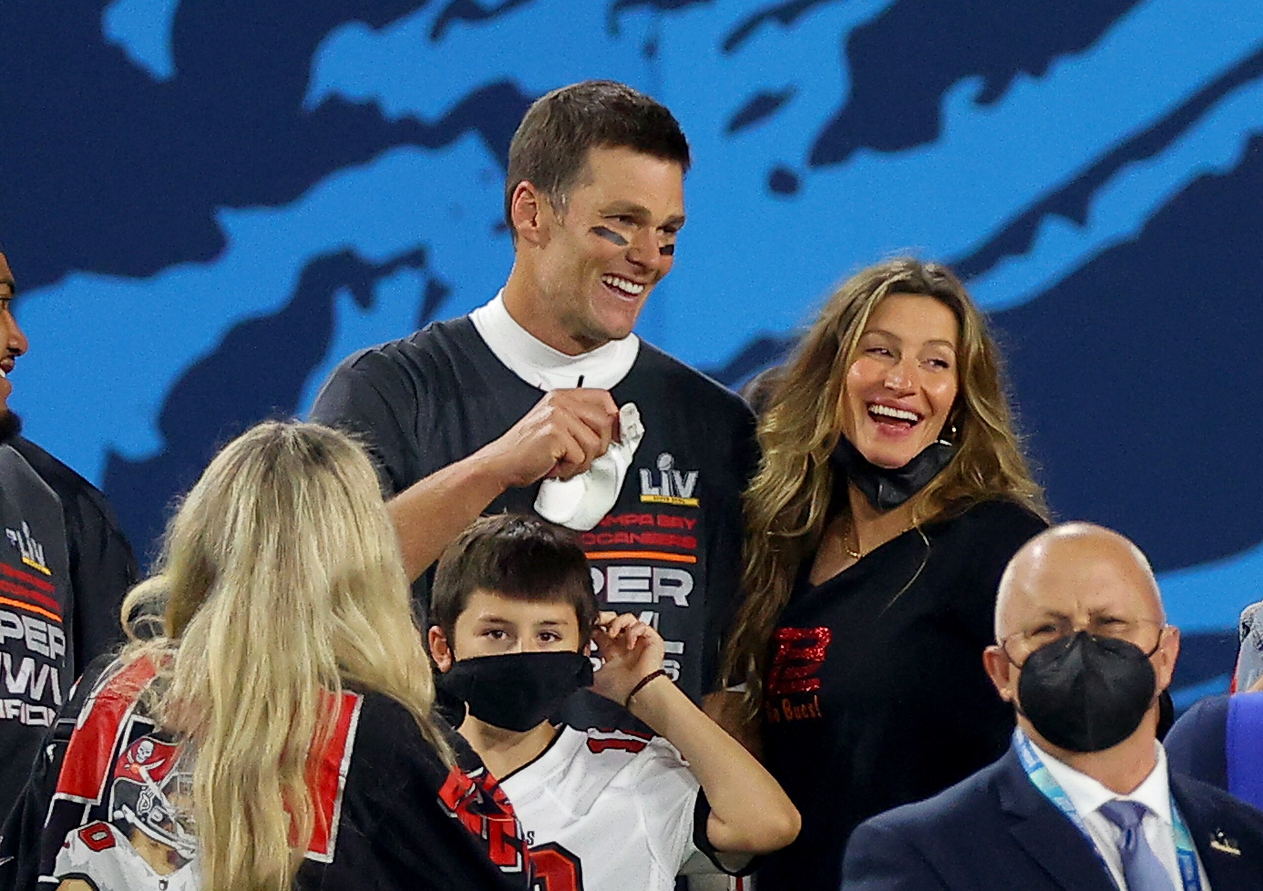 TAMPA, FLORIDA - FEBRUARY 07: Tom Brady #12 of the Tampa Bay Buccaneers celebrates with Gisele Bundchen after winning Super Bowl LV at Raymond James Stadium on February 07, 2021 in Tampa, Florida. (Photo by Kevin C. Cox/Getty Images) TAMPA, FLORIDA - FEBRUARY 07: Tom Brady #12 of the Tampa Bay Buccaneers celebrates with Gisele Bundchen after winning Super Bowl LV at Raymond James Stadium on February 07, 2021 in Tampa, Florida. (Photo by Kevin C. Cox/Getty Images)