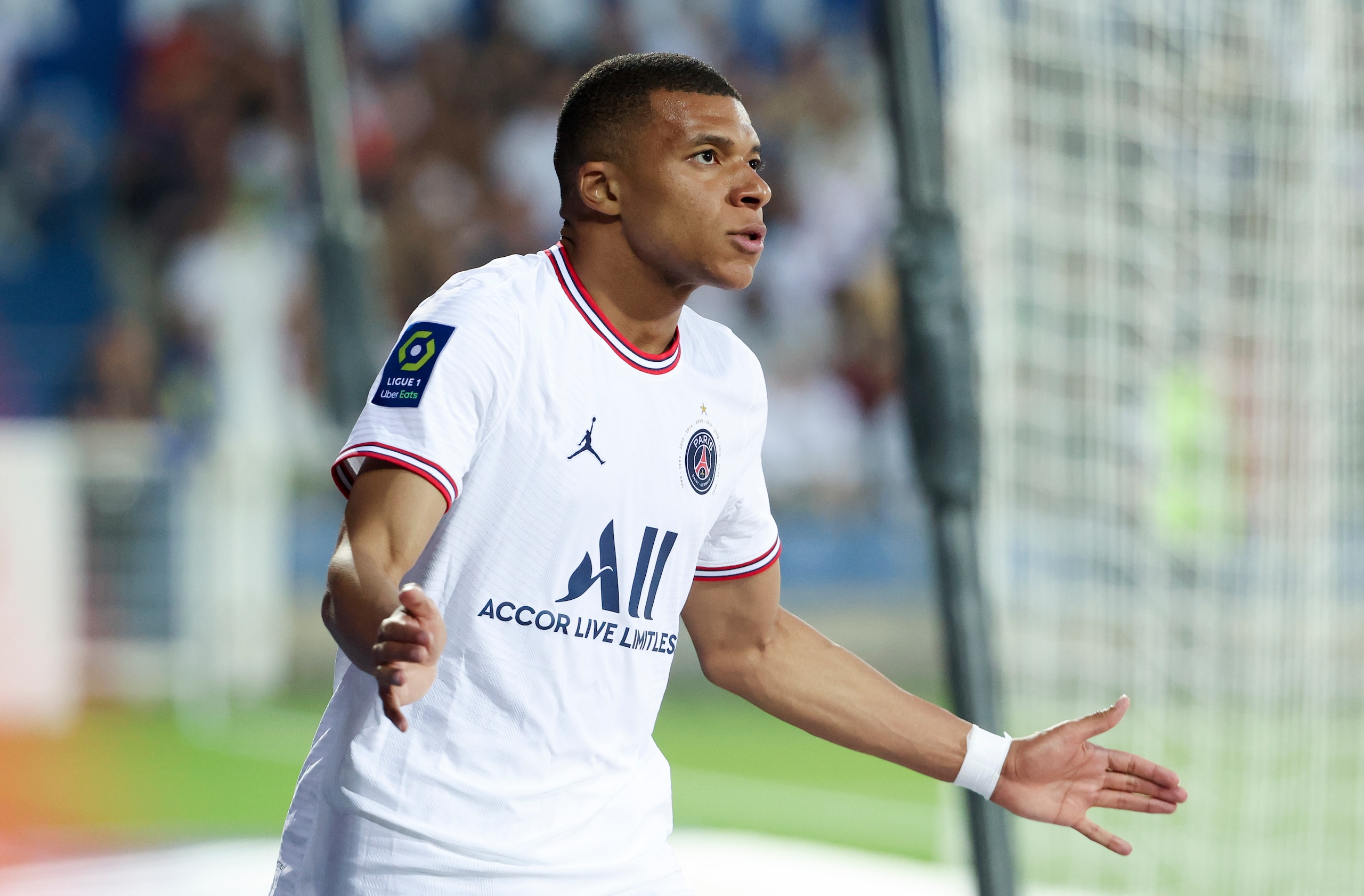 MONTPELLIER, FRANCE - MAY 14: Kylian Mbappe of PSG during the Ligue 1 Uber Eats match between Montpellier HSC (MHSC) and Paris Saint Germain (PSG) at Stade de la Mosson on May 14, 2022 in Montpellier, France. (Photo by John Berry/Getty Images)