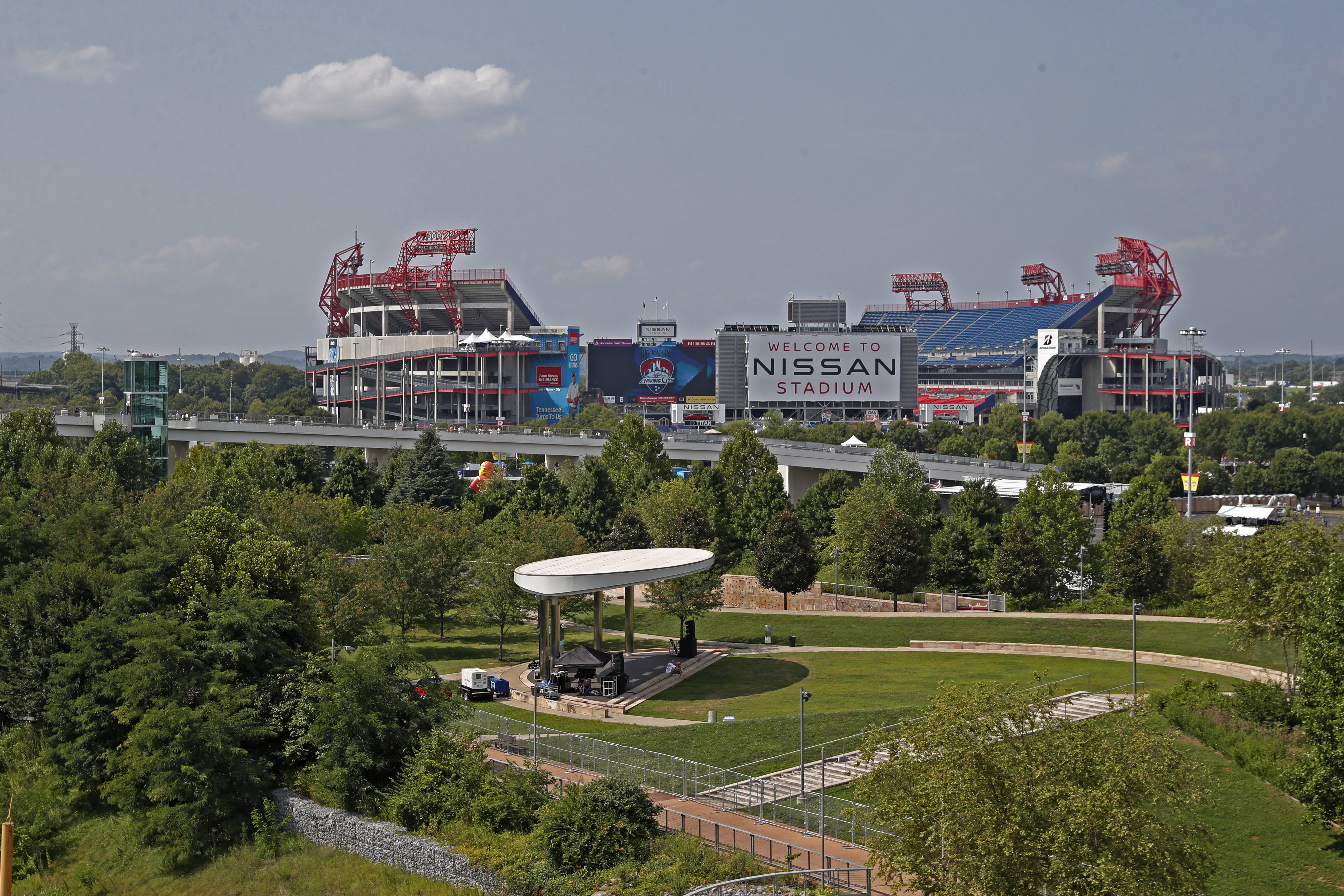 Titans rename home 'Nissan Stadium'