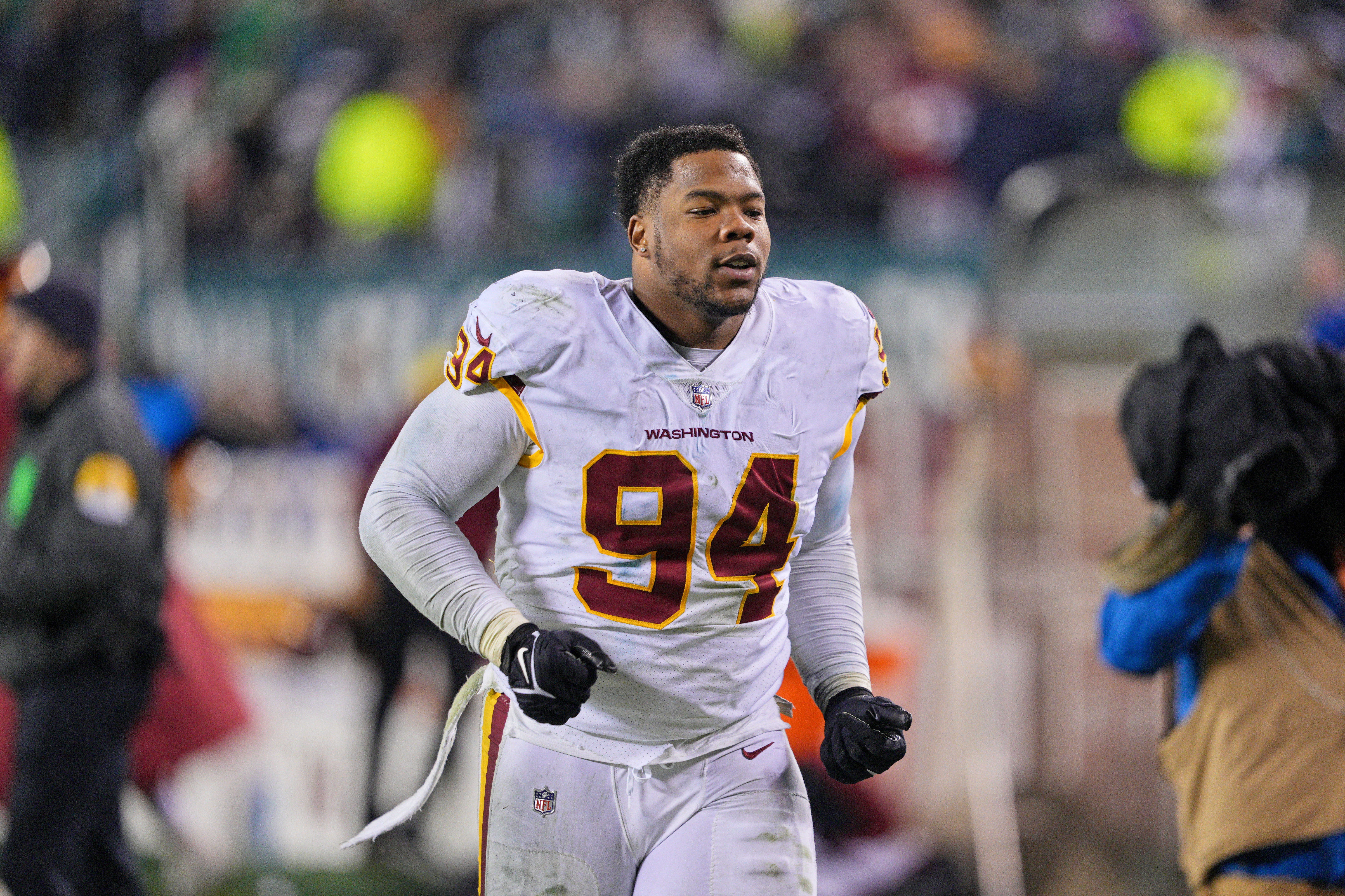 Washington Commanders defensive tackle Daron Payne (94) waits against the  New York Giants during an NFL football game Sunday, Dec. 4, 2022, in East  Rutherford, N.J. (AP Photo/Adam Hunger Stock Photo - Alamy