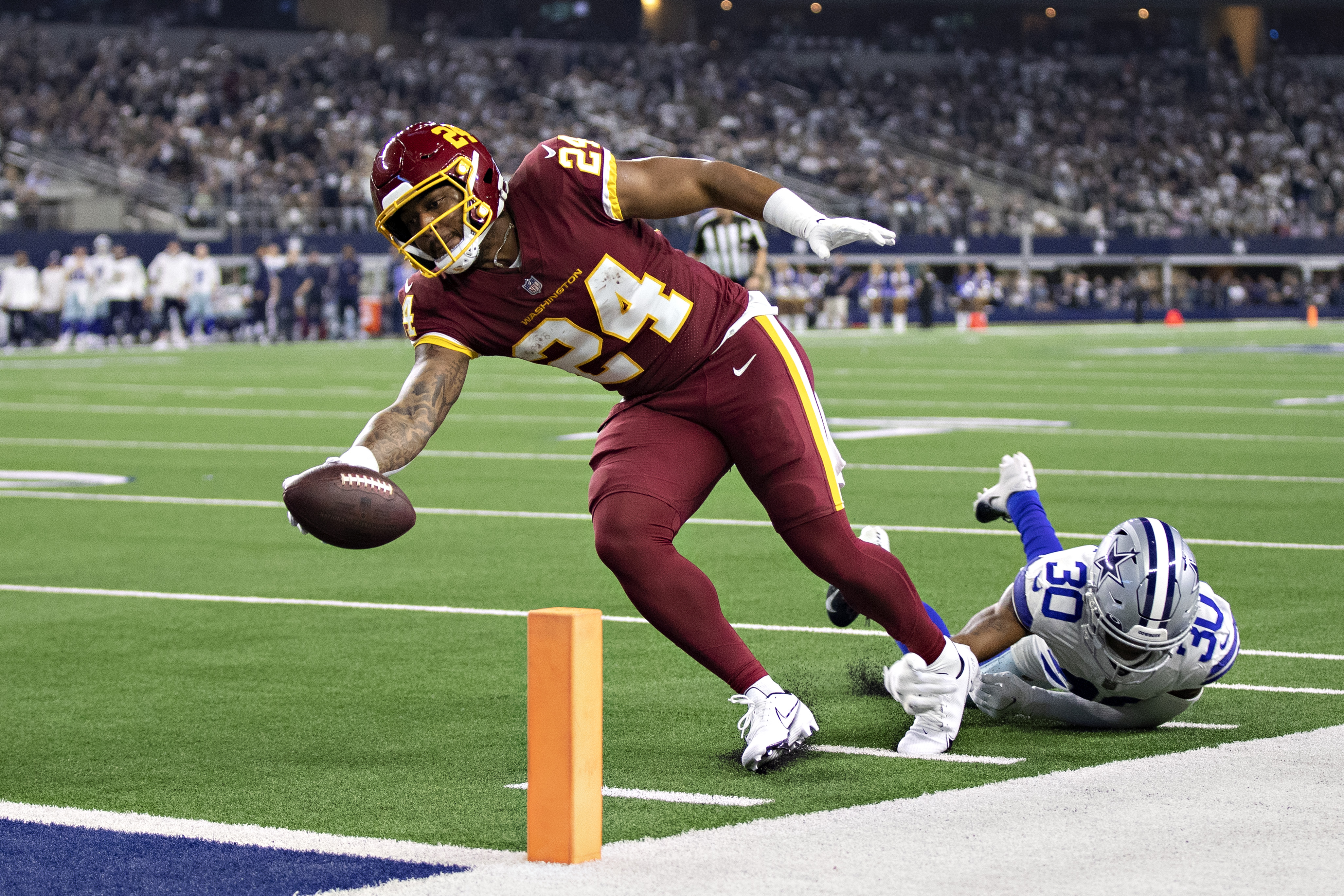 Antonio Gibson Washington Commanders Game-Used #24 White Jersey vs. San  Francisco 49ers on December 24