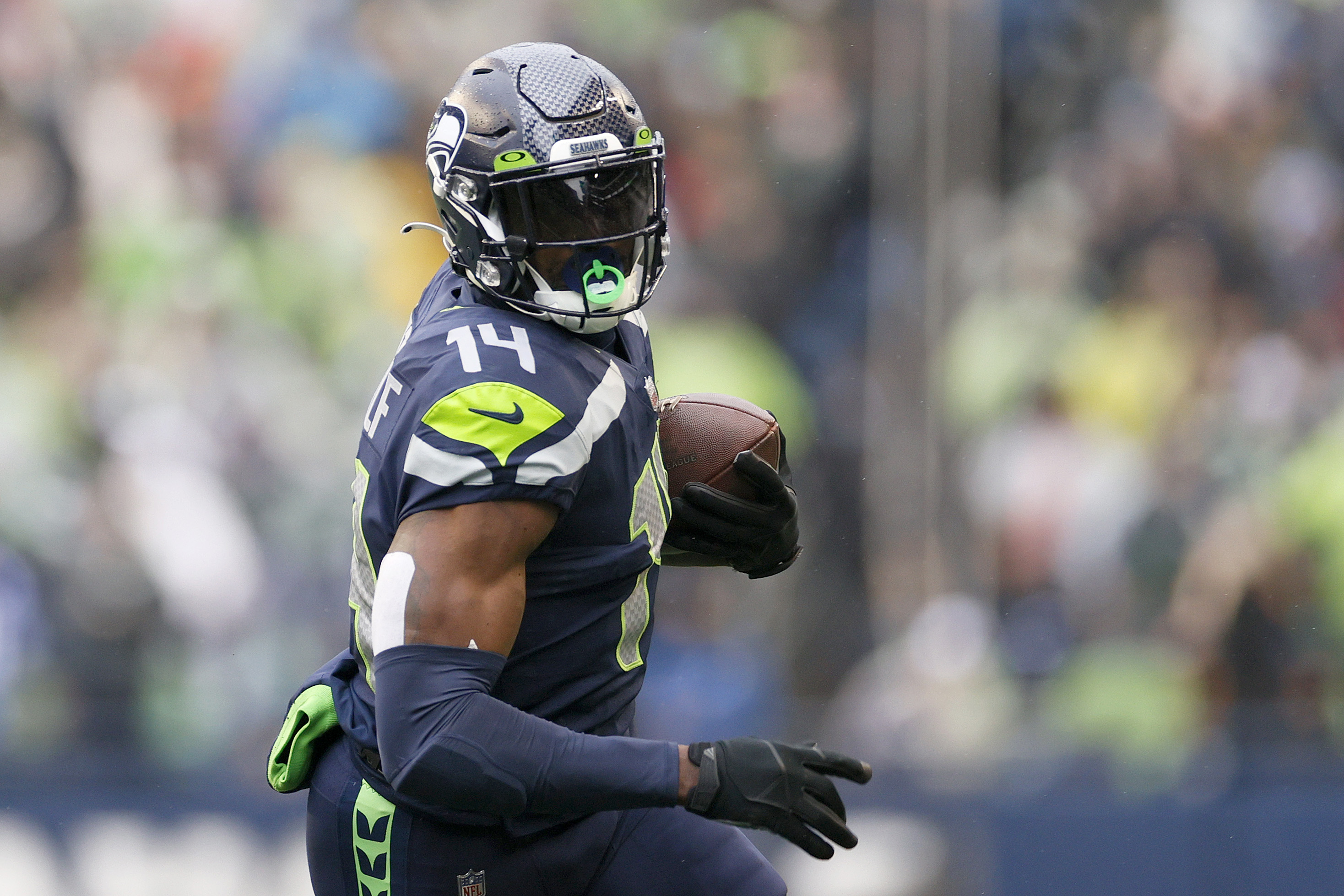 Seahawks WR DK Metcalf on extension talks: 'We're going to get something  done'