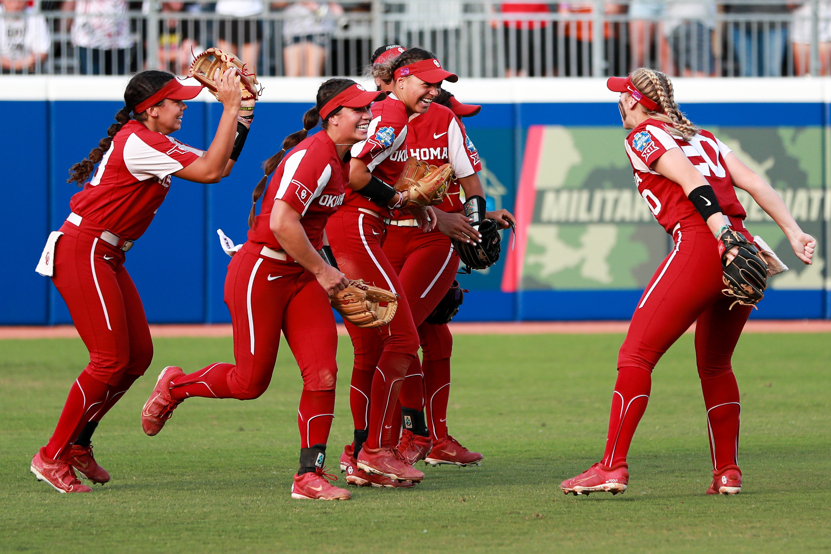 Oklahoma sweeps Texas to win the 2022 Women's College World Series