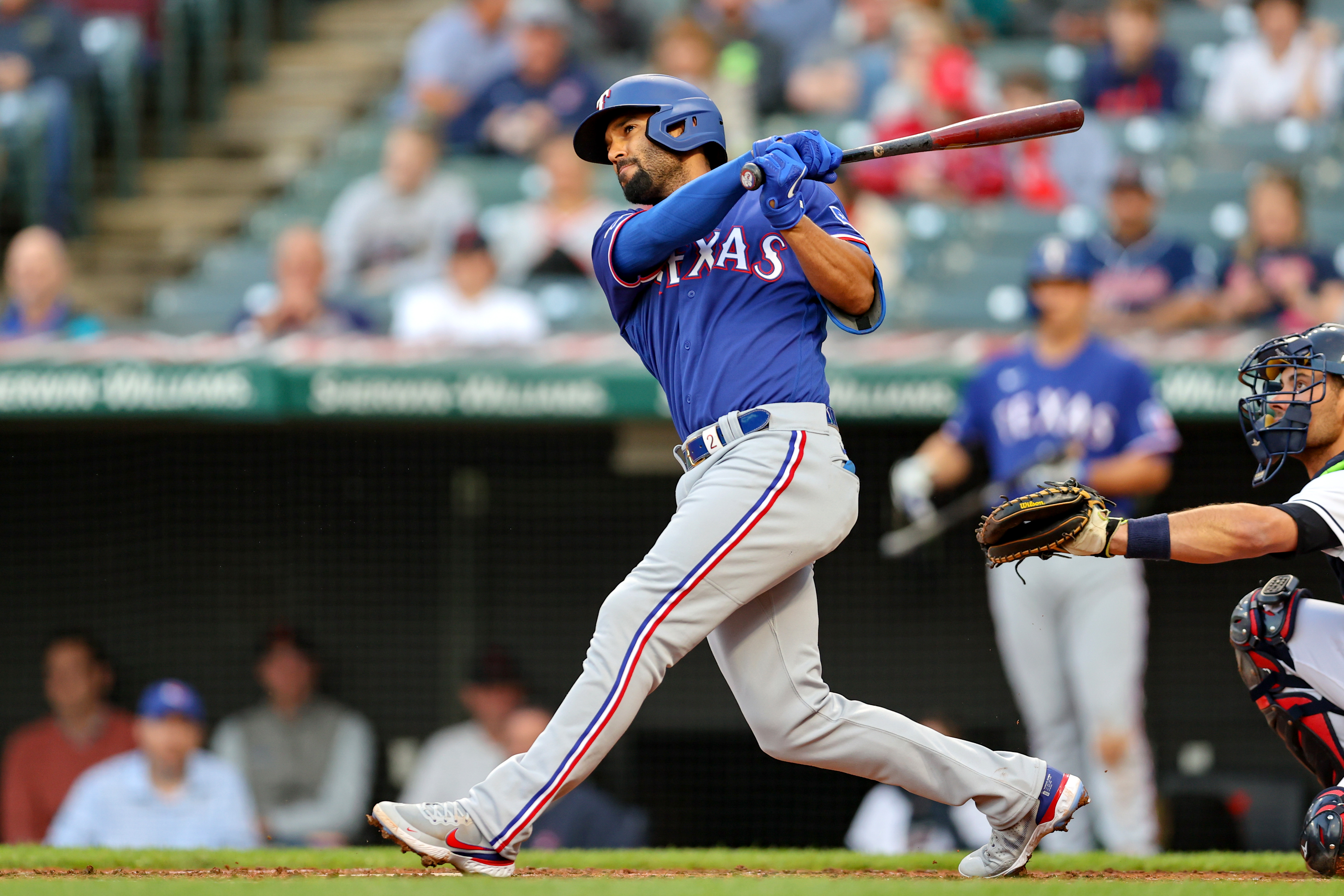 Braves bring back Rosario on 2-year, $18M contract