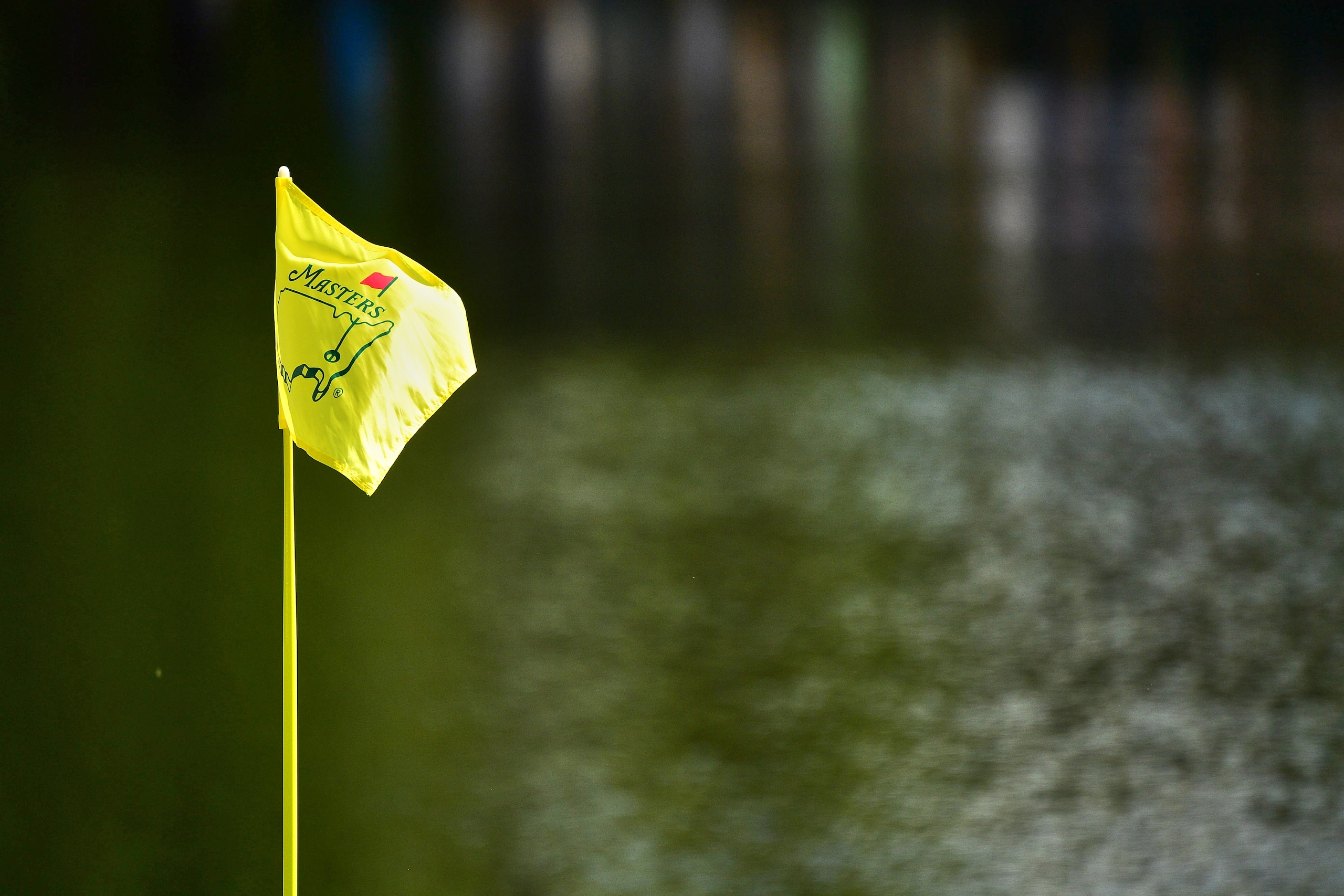 Golf: The Masters: View of flag with logo during Thursday play at Augusta National.
Augusta, GA 4/11/2019
CREDIT: Kohjiro Kinno (Photo by Kohjiro Kinno /Sports Illustrated via Getty Images)
(Set Number: X162592 TK1 )