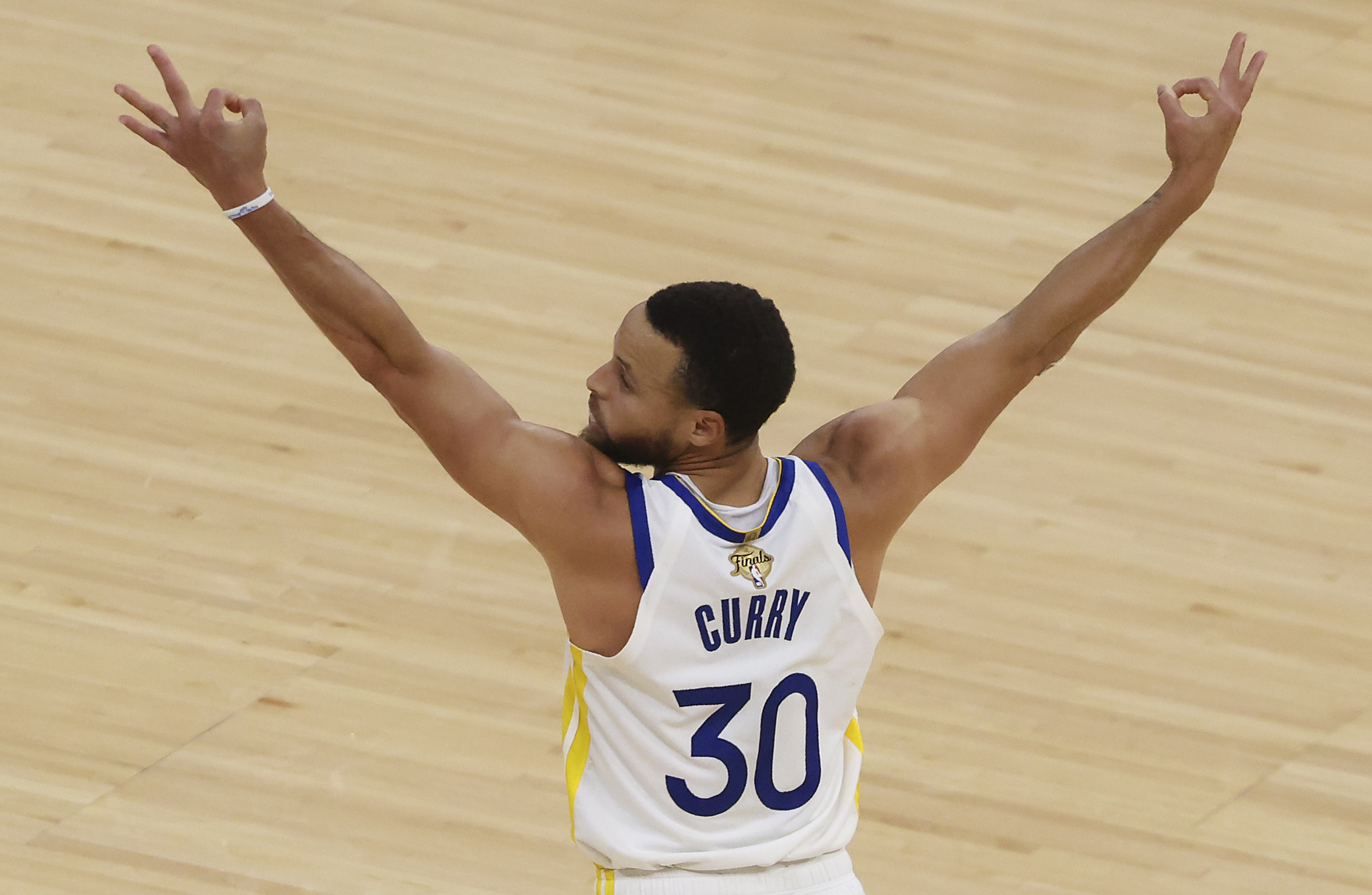Guru on X: Steph Curry in the 2022 NBA Finals: 30.6 pts 5.6 reb