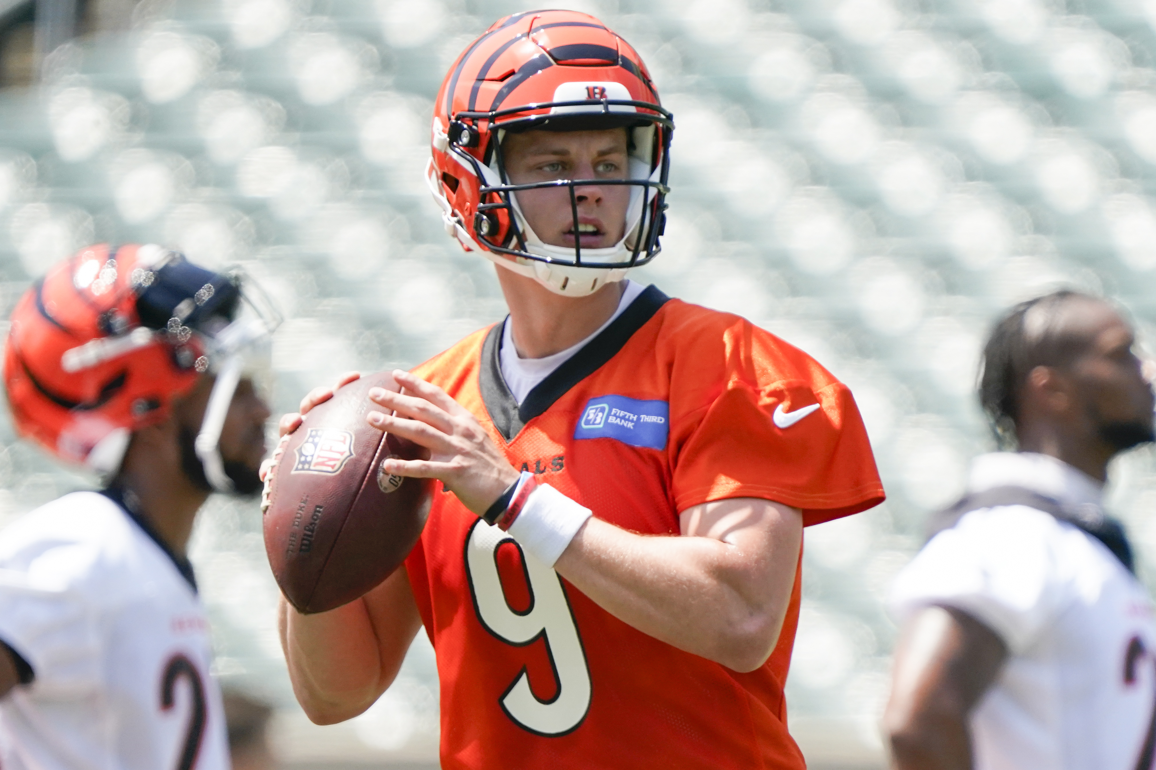 Joe Burrow leads Bengals into working summer vacation