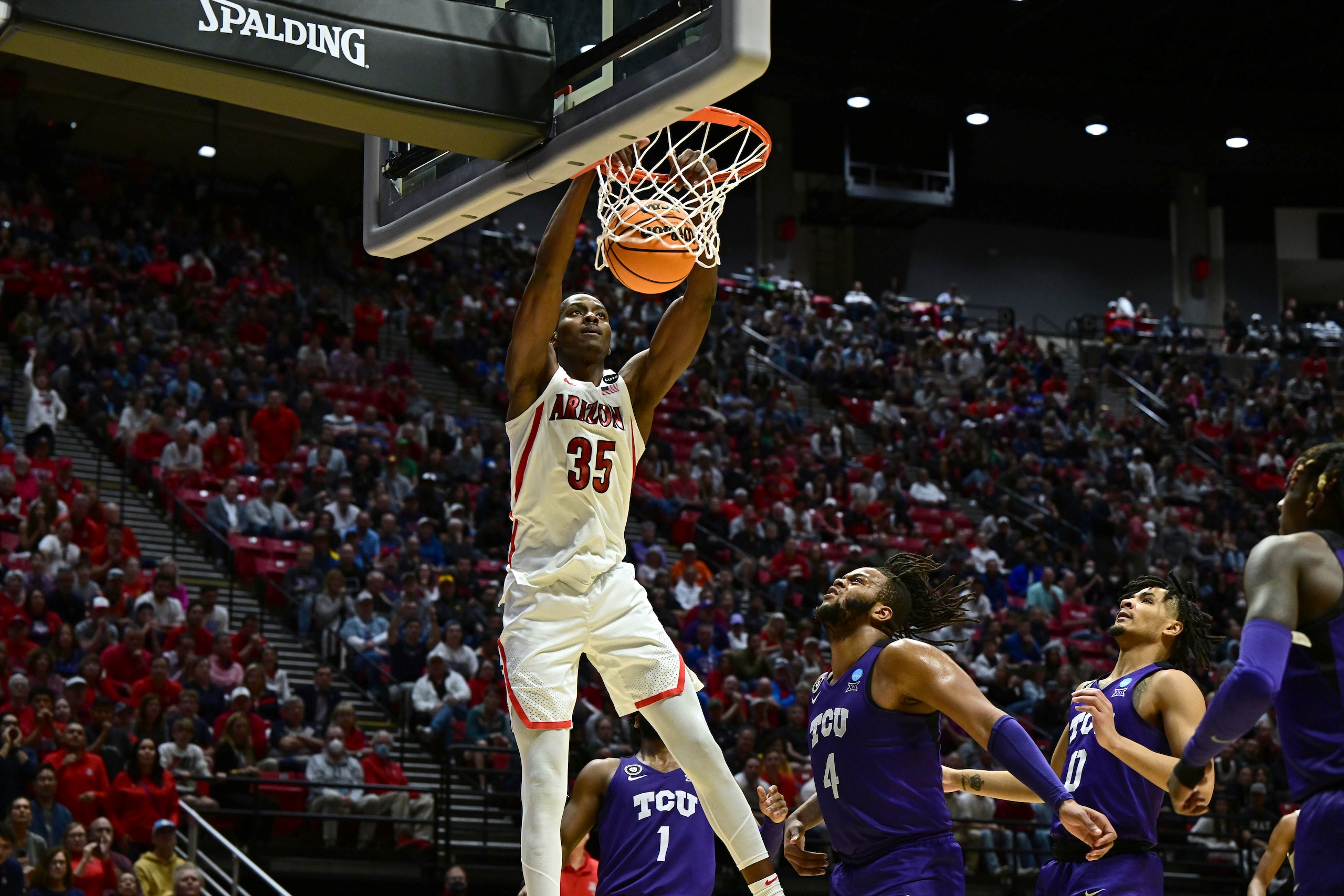 College Basketball: NCAA Playoffs:  Arizona Christian Koloko (35) in action, dunks vs TCU at Viejas Arena at Aztec Bowl. 
San Diego, California 3/20/2022
CREDIT: John W. McDonough (Photo by John W. McDonough/Sports Illustrated via Getty Images)
(Set Number: X163989 TK2)