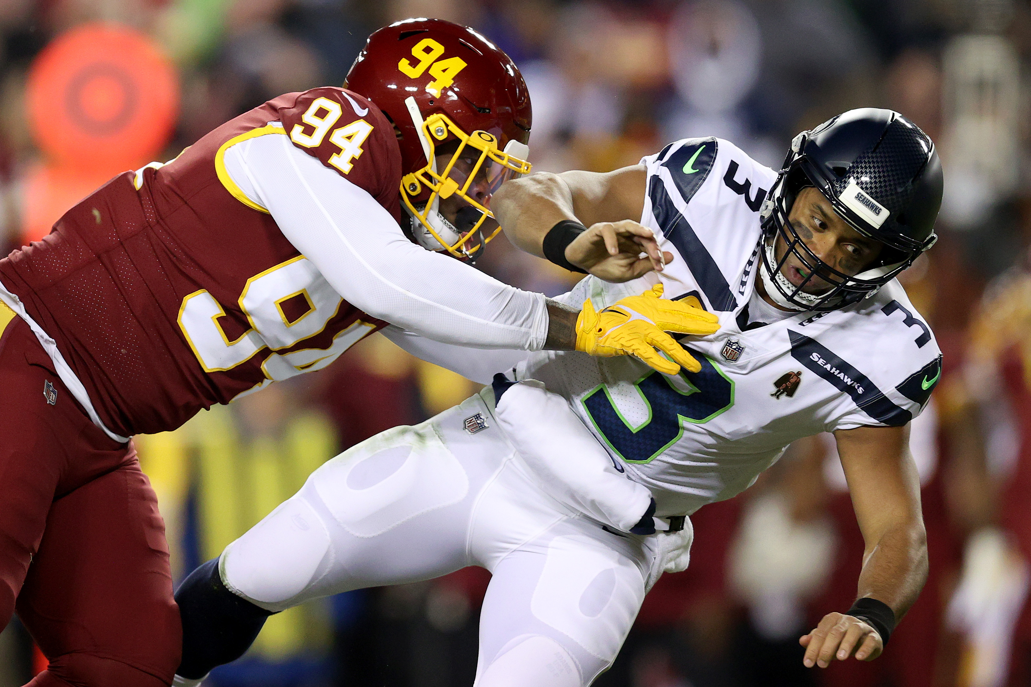 Josiah Deguara of the Green Bay Packers is tackled by Jalen Mills of  News Photo - Getty Images