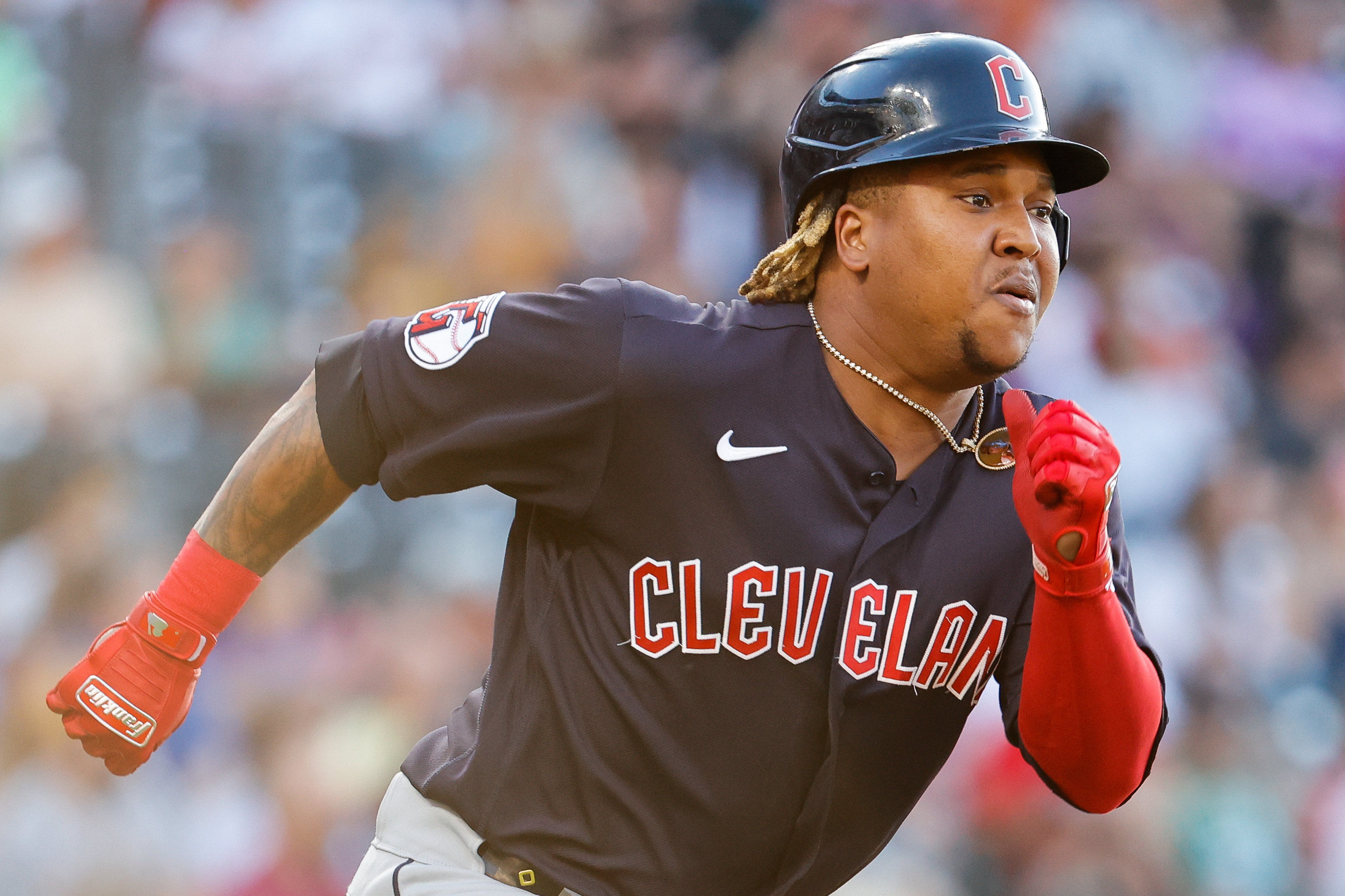 Indians' Jose Ramirez out with broken hand for playoff push